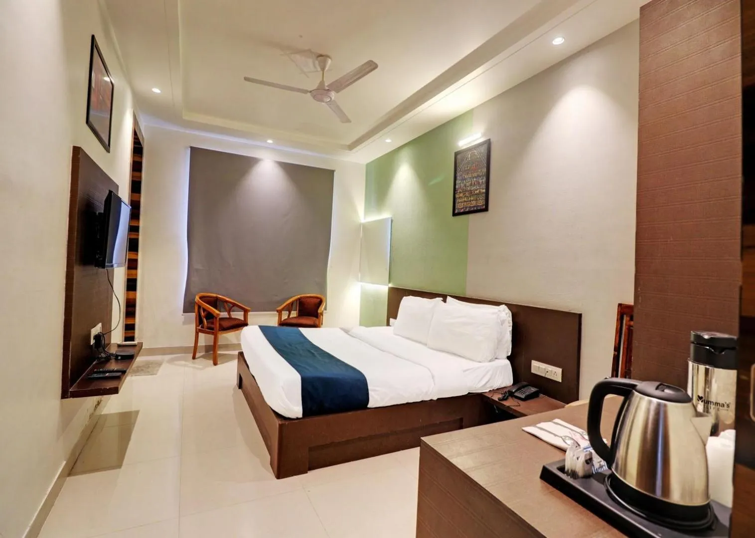 Coffee/tea facilities, Bed in Hotel Mystic Inn