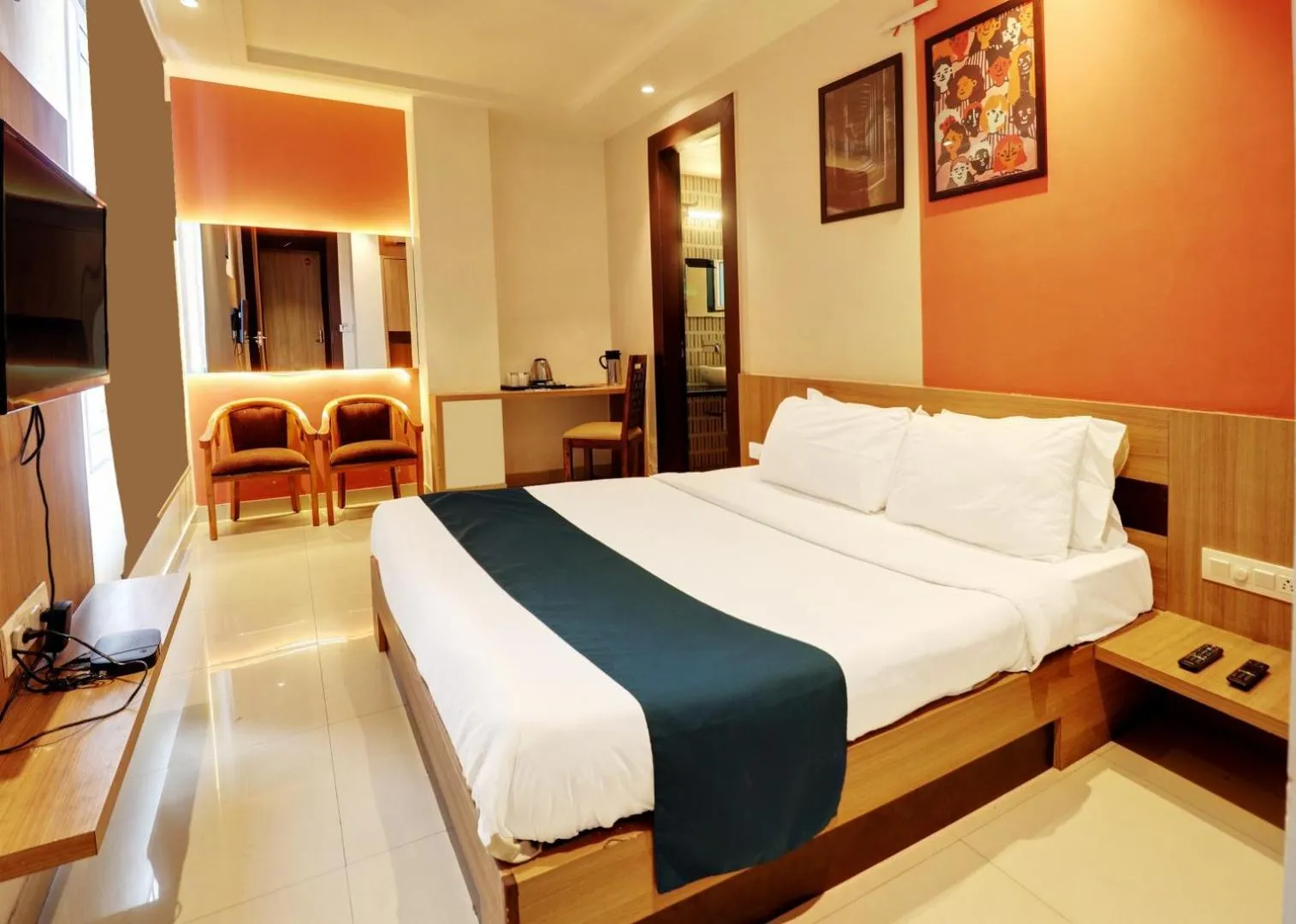 Bedroom, Bed in Hotel Mystic Inn