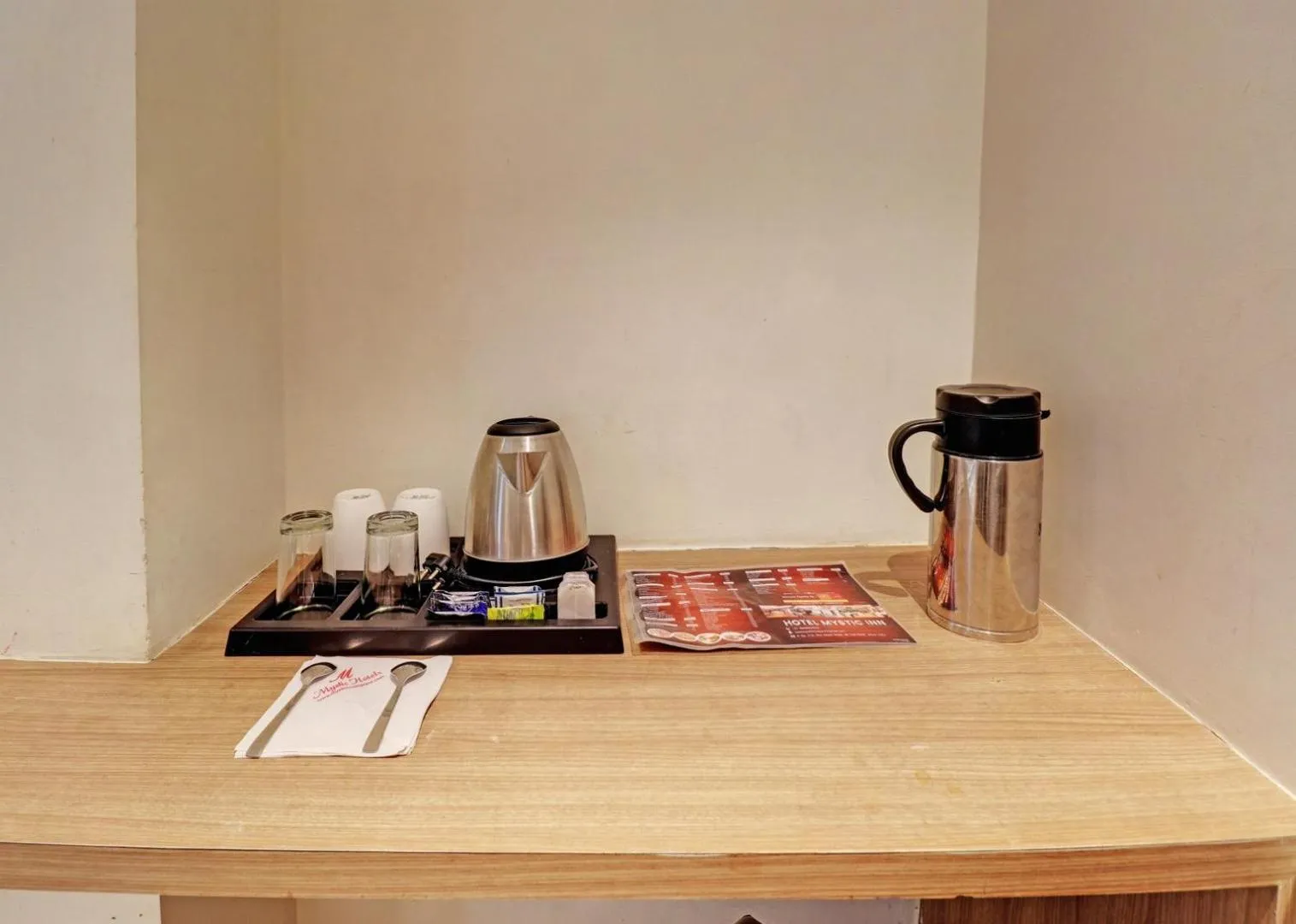 Coffee/tea facilities in Hotel Mystic Inn