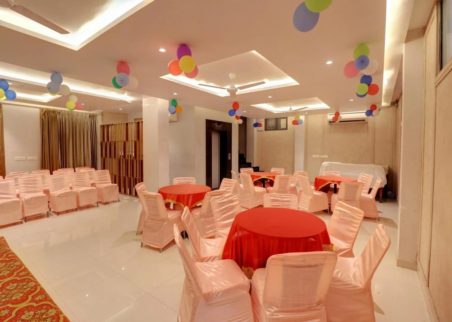 Banquet/Function facilities in Hotel Mystic Inn
