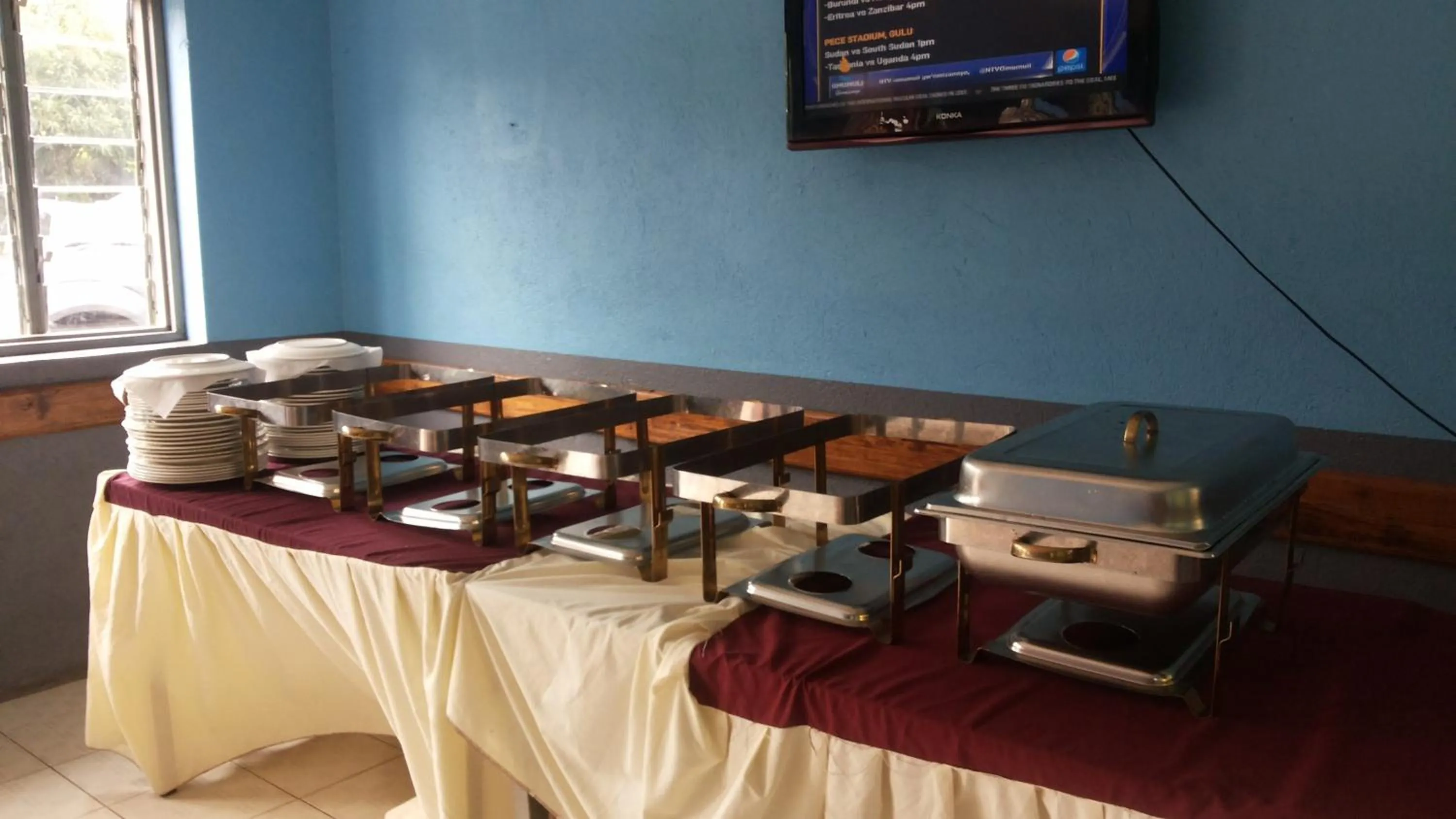 English/Irish breakfast in Leosim Hotel Nebbi