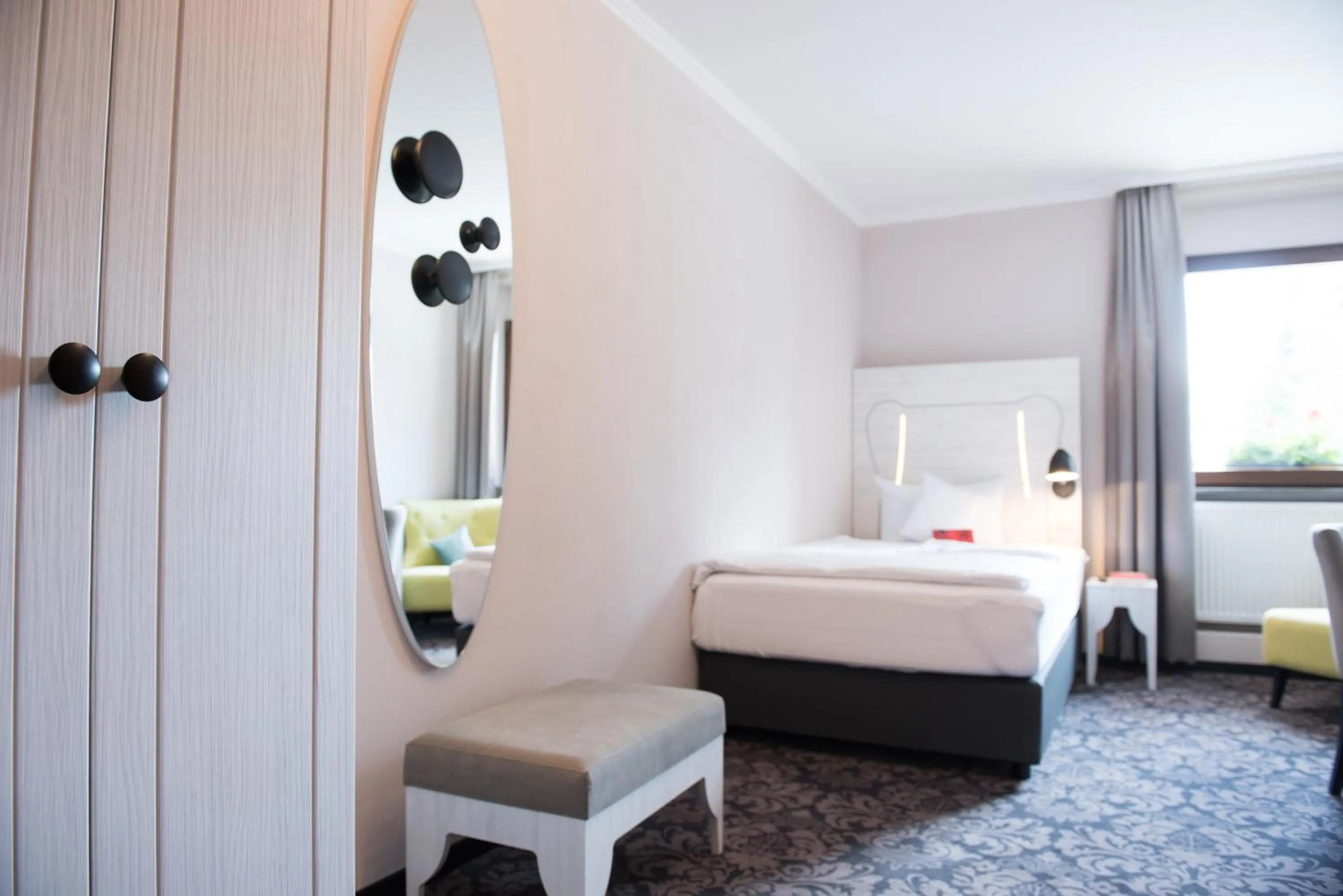 Photo of the whole room, Bed in Parkhotel Schillerhain