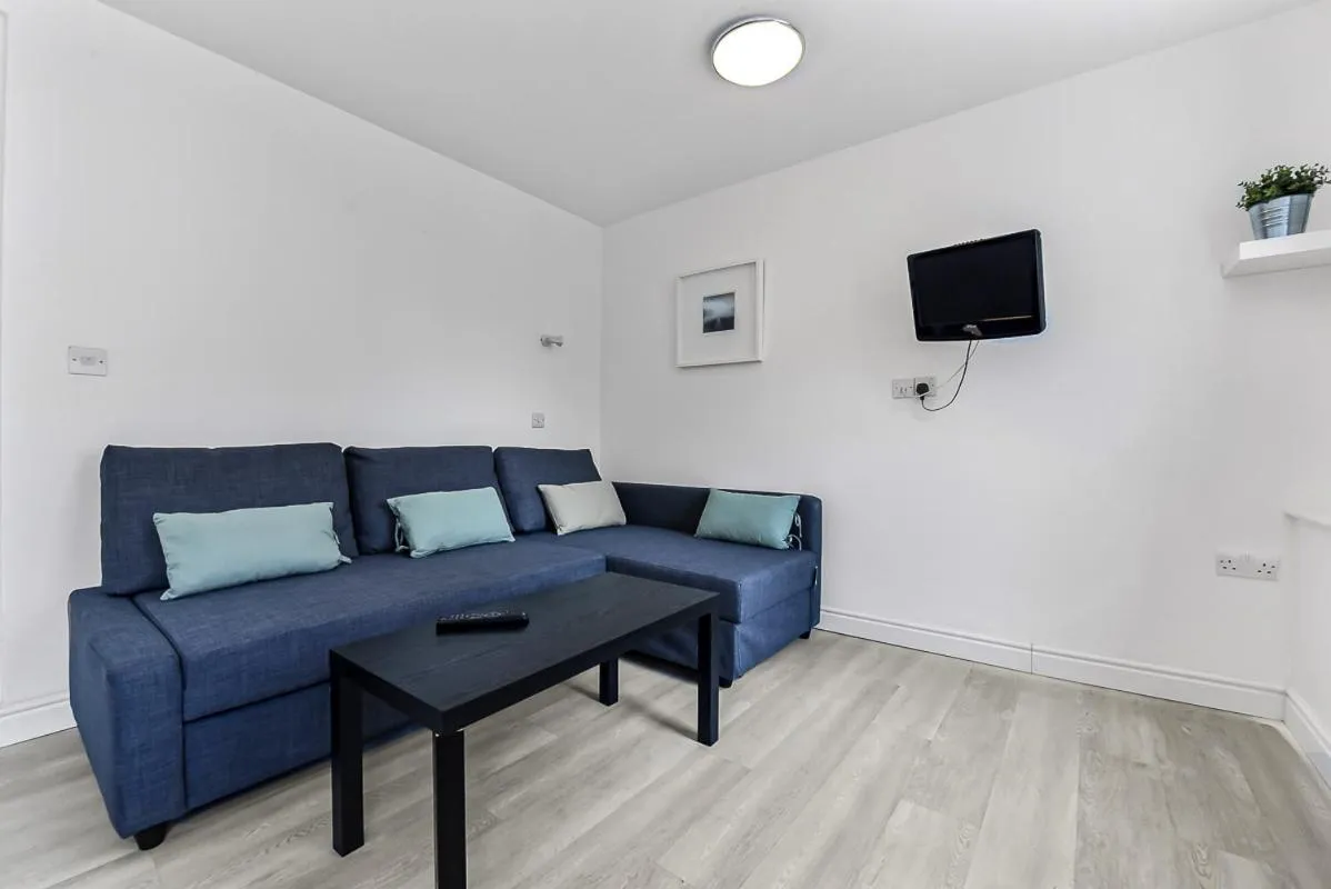 TV and multimedia in Charlotte Street Rooms by News Hotel