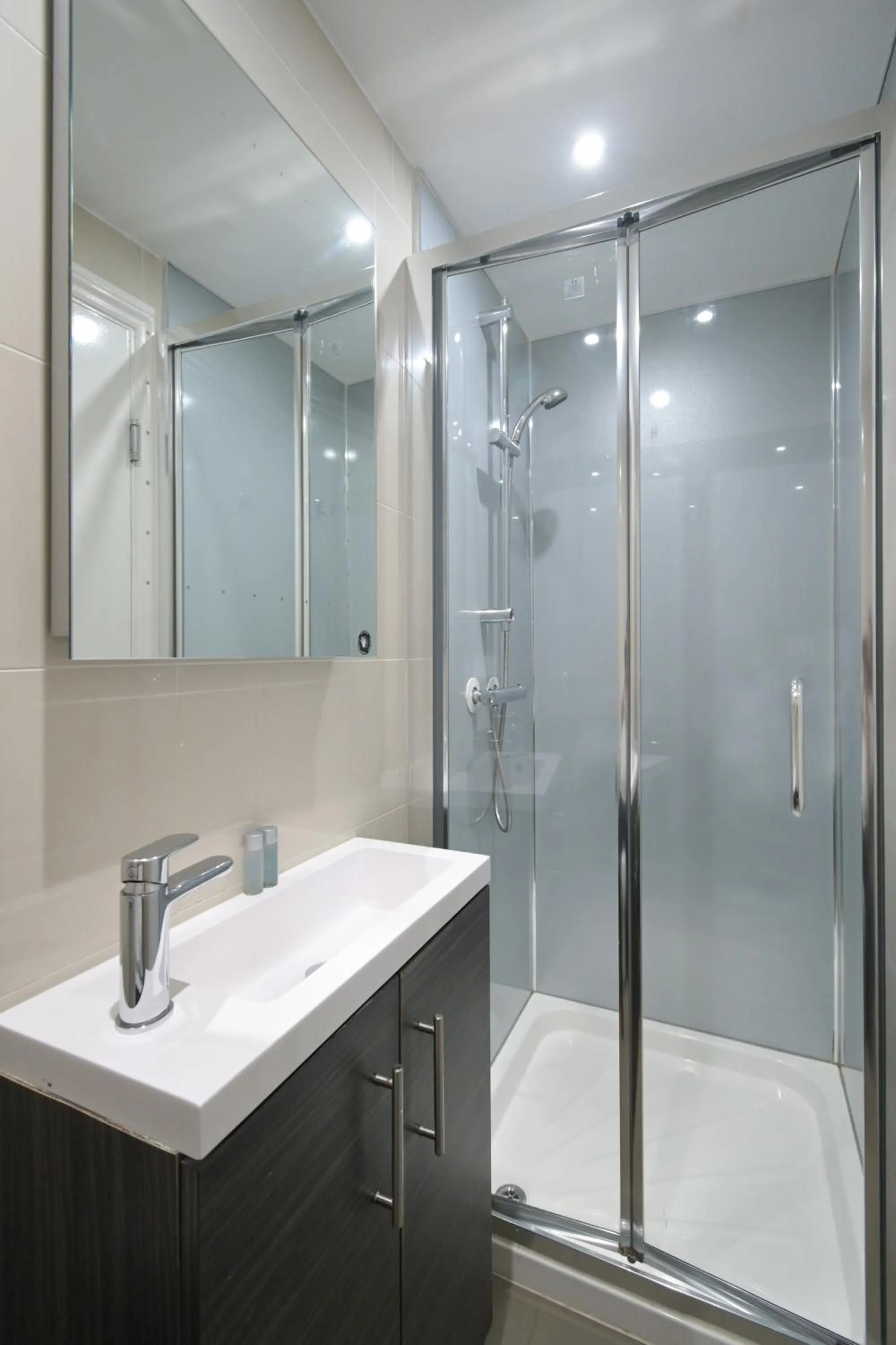 Shower in Charlotte Street Rooms by News Hotel