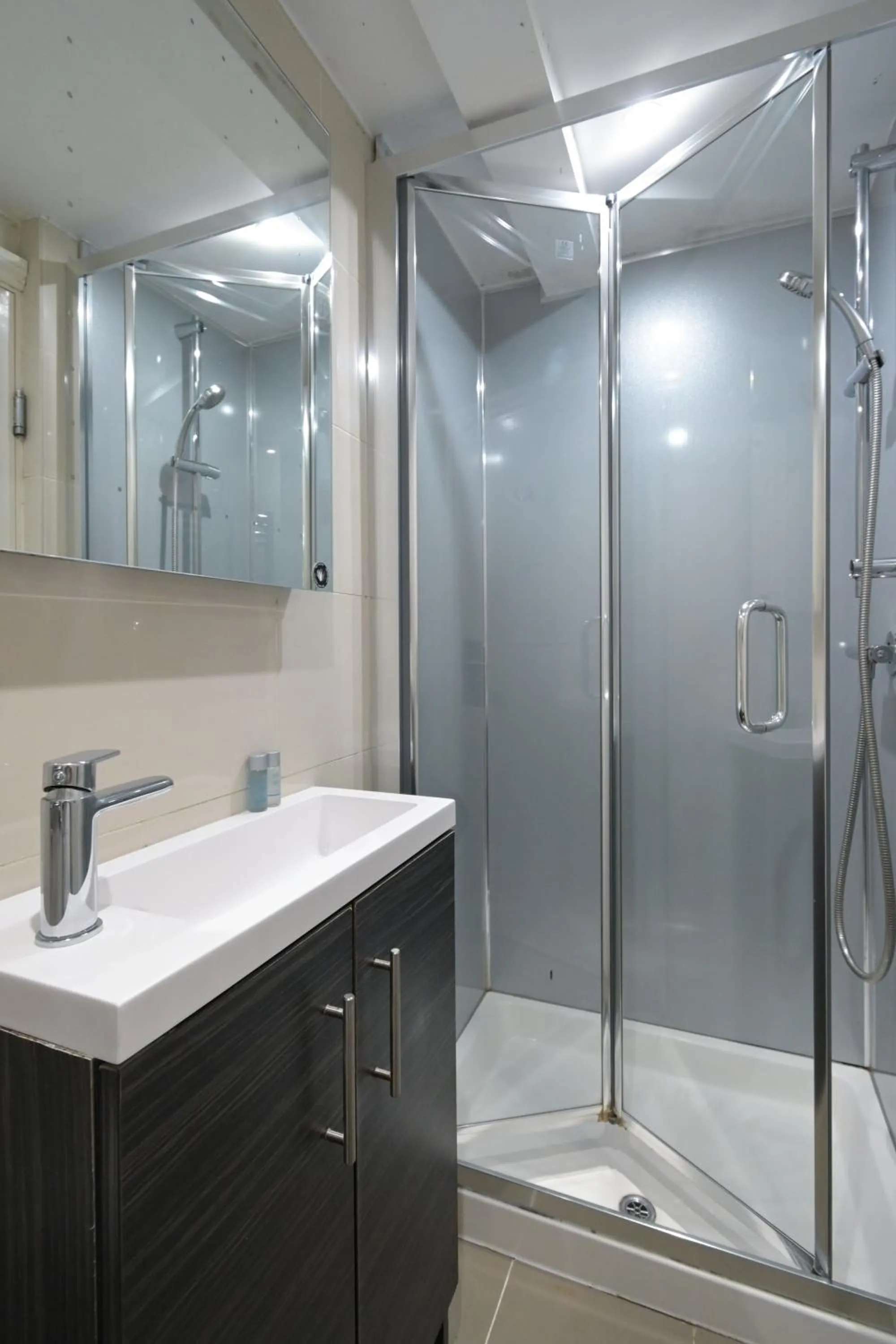 Shower in Charlotte Street Rooms by News Hotel