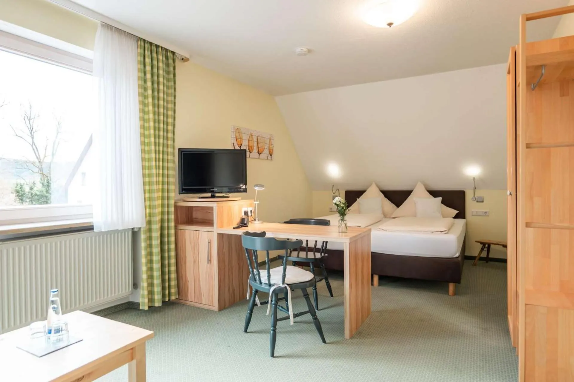 TV and multimedia, Bed in Gasthof Krone