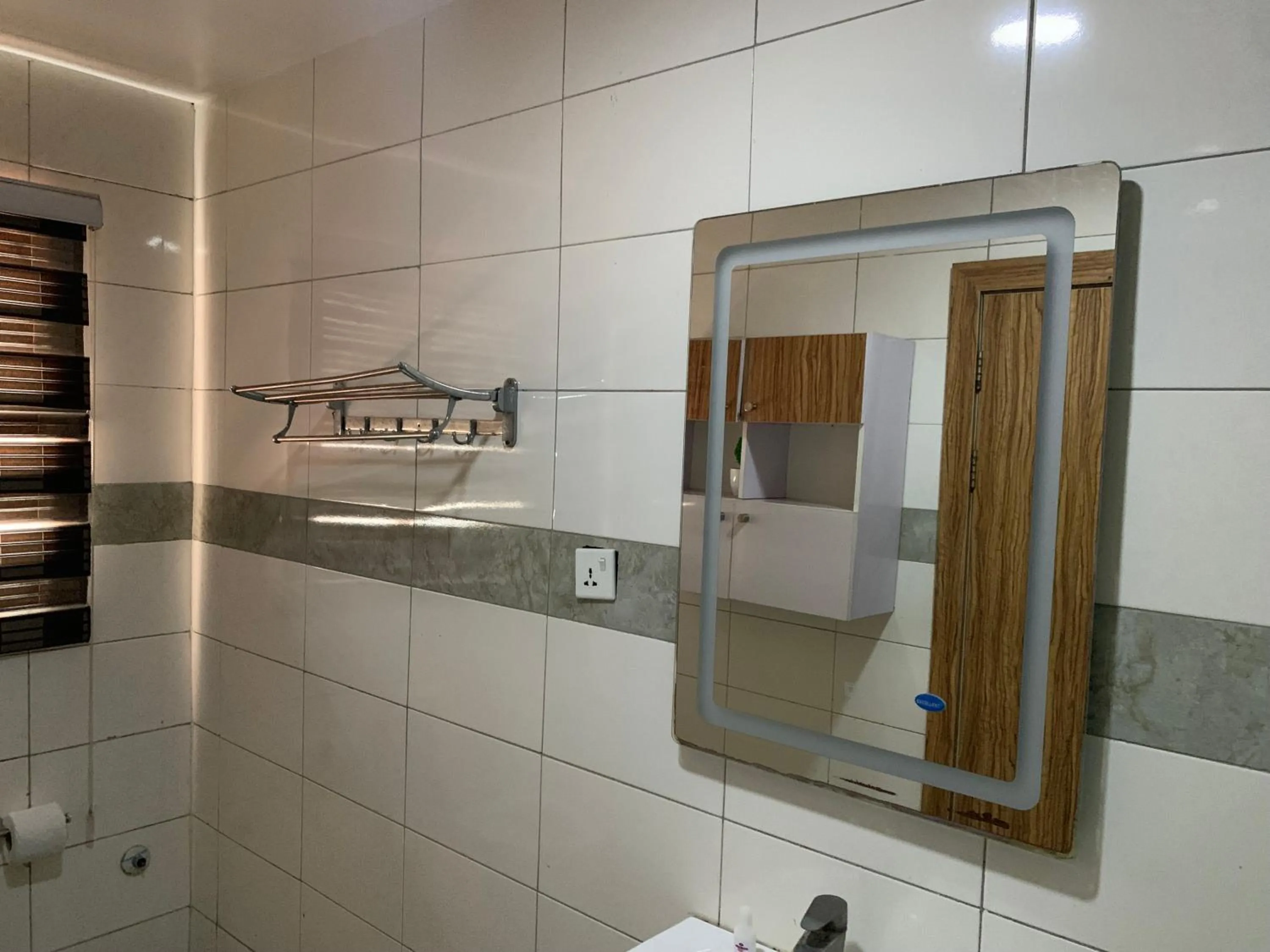 Presken Hotel Victoria Island, Bishop Oluwole