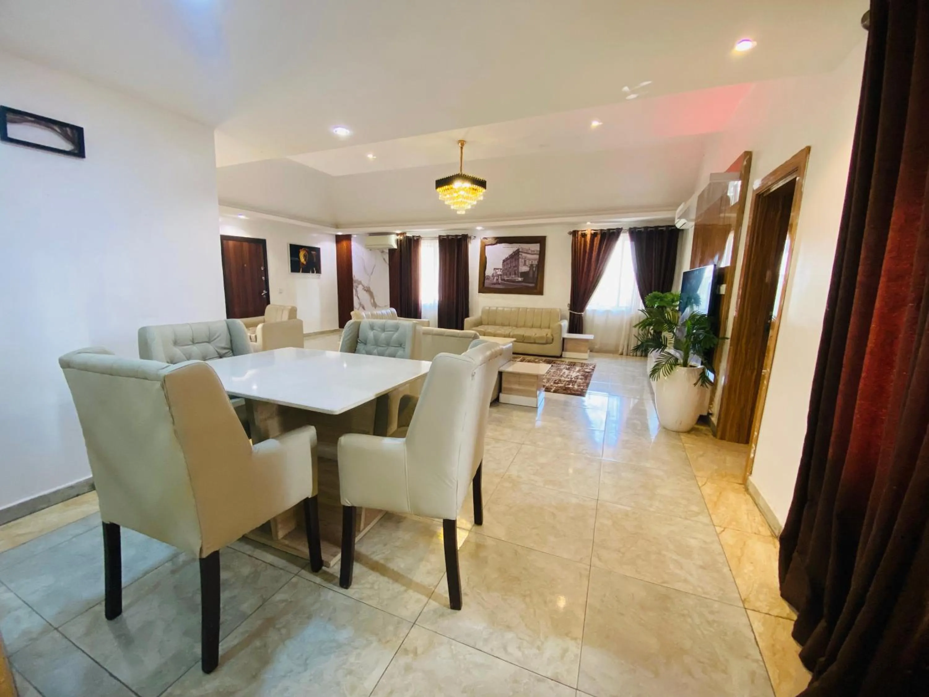 Presken Hotel Victoria Island, Bishop Oluwole