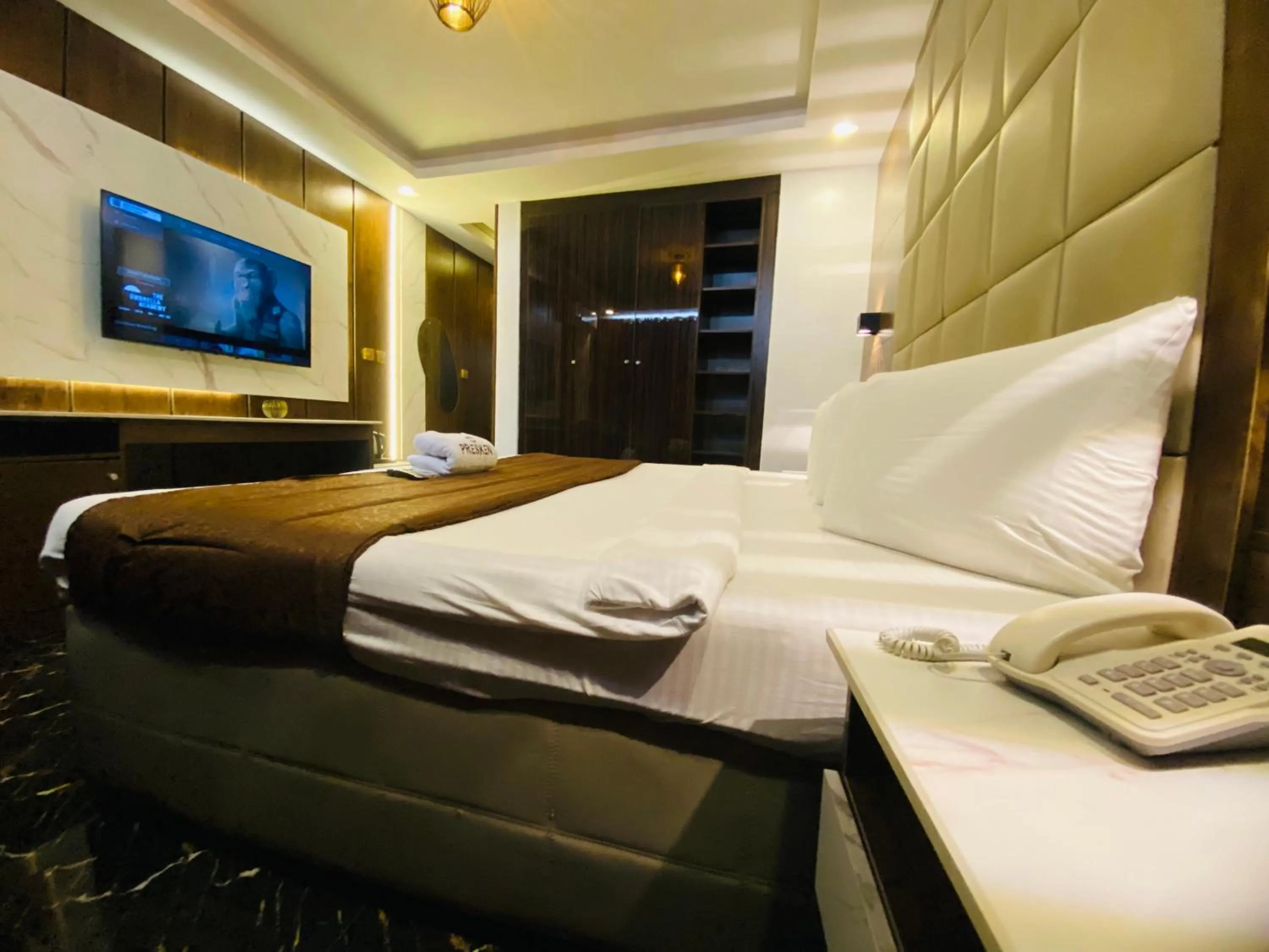 Bed in Presken Hotel Victoria Island, Bishop Oluwole