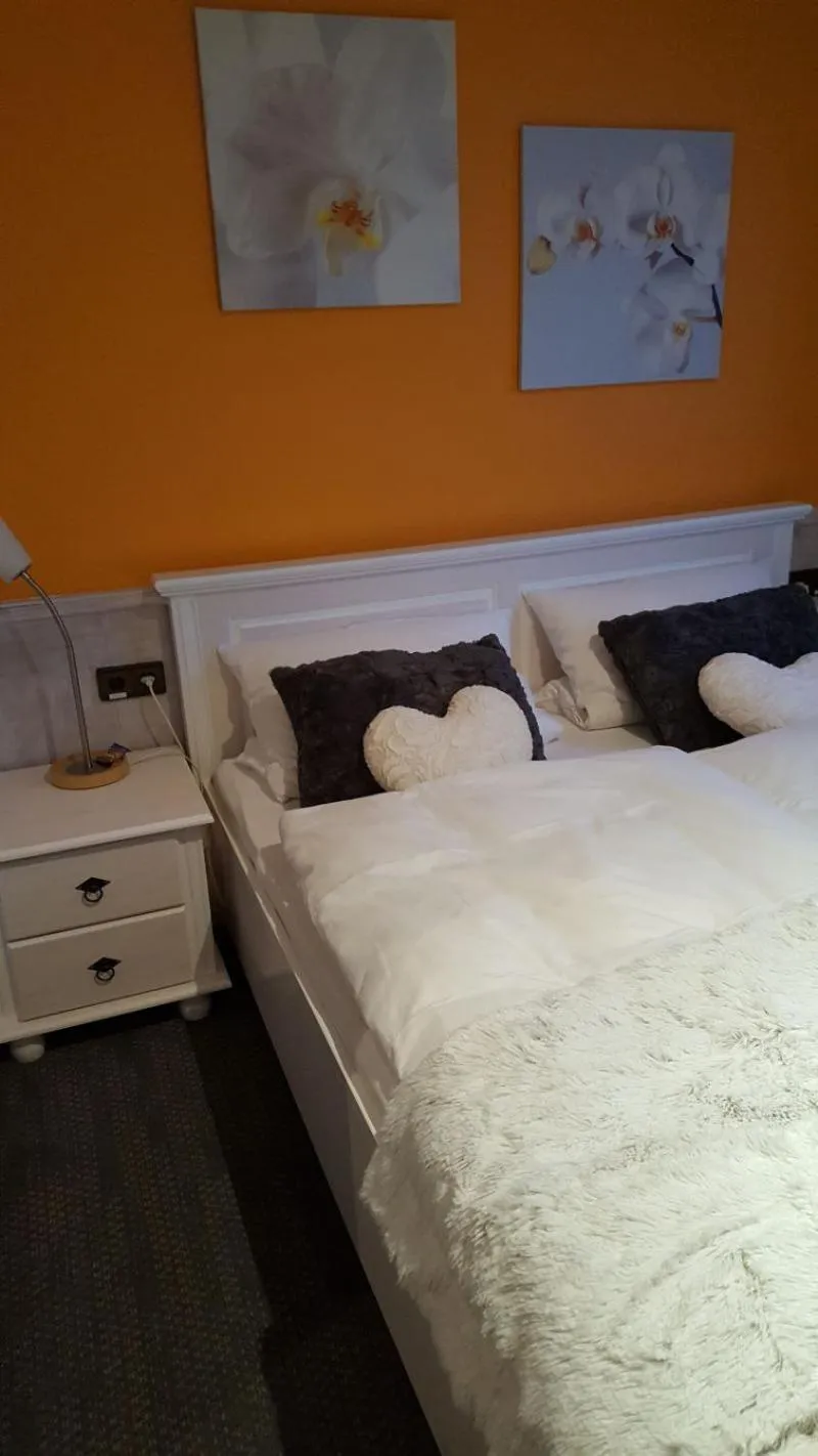 Photo of the whole room, Bed in ReVital & Wohlfühlhotel Steimker Hof