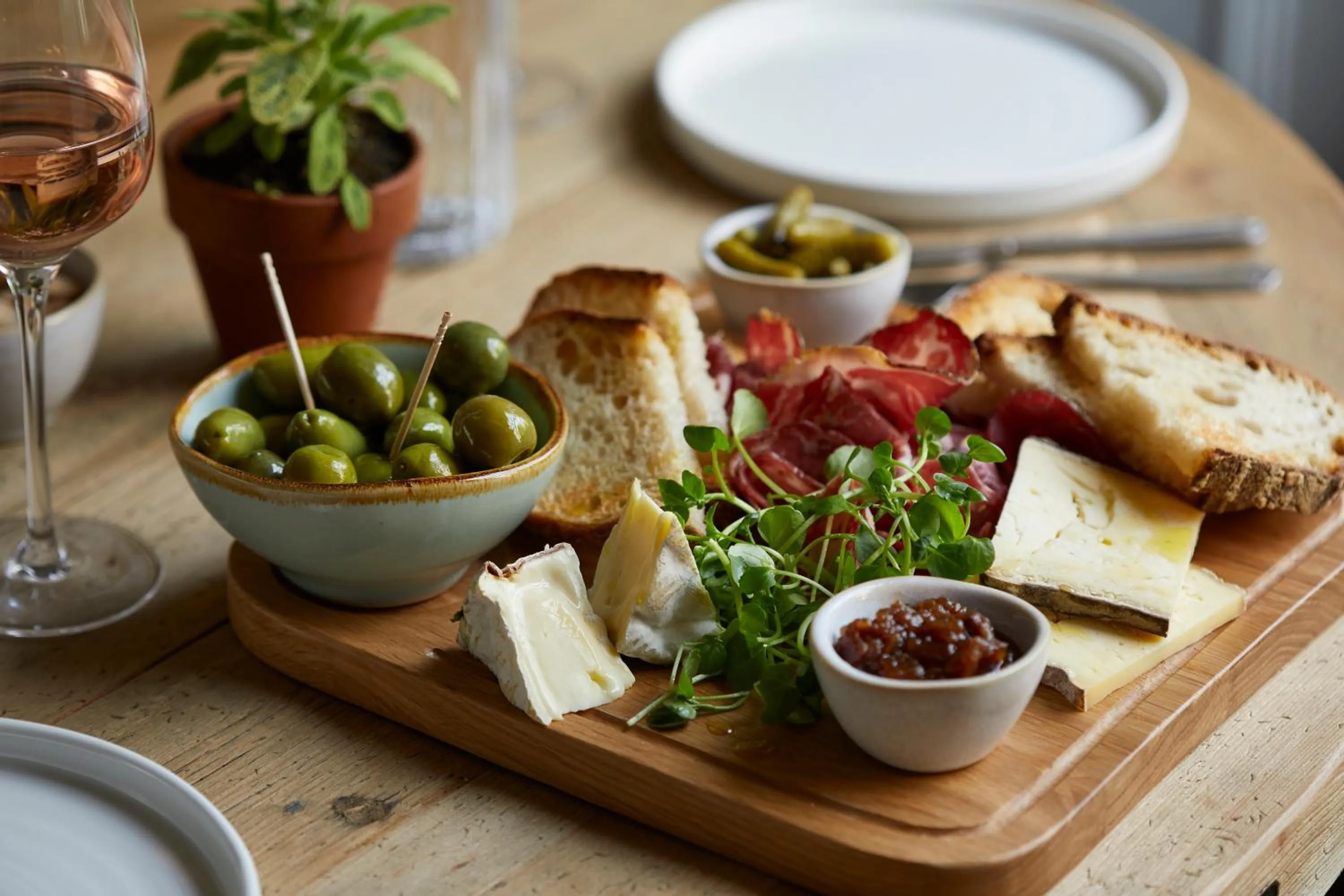 Food and drinks in Room Mate Lime Tree