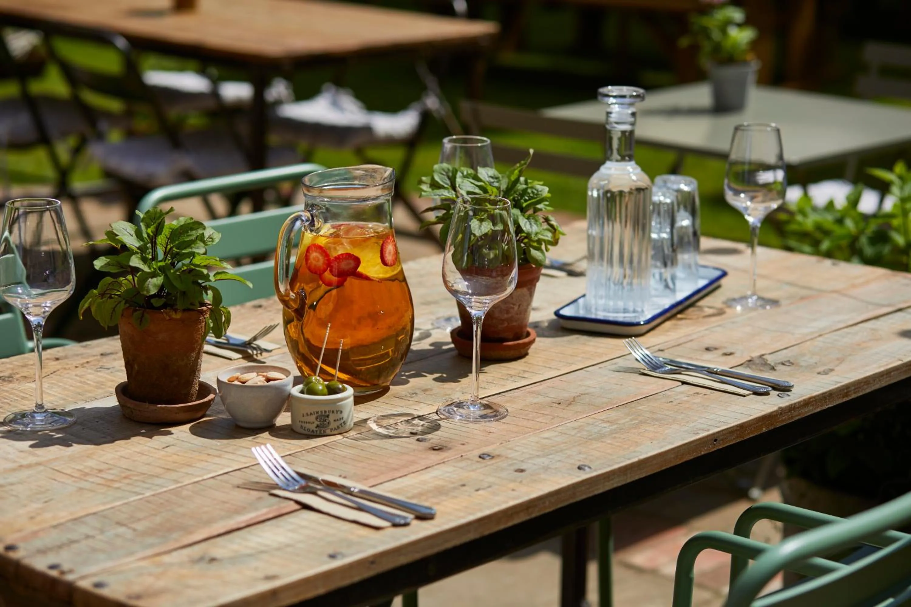 Food and drinks in Room Mate Lime Tree