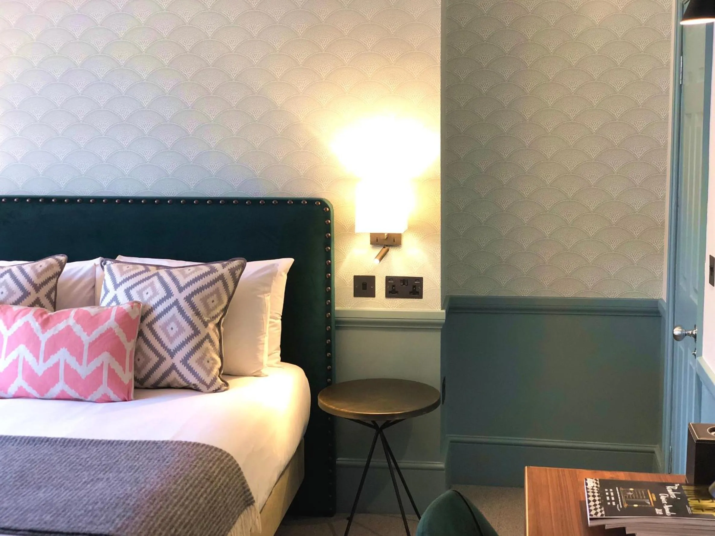 Bed in Room Mate Lime Tree