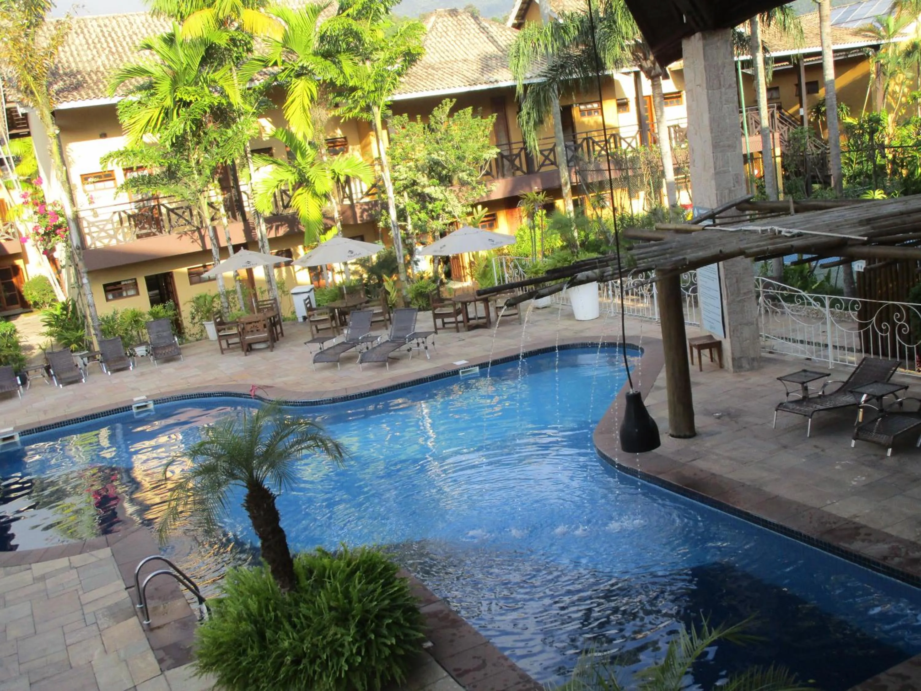 Swimming pool in Ilha flat Hotel Suíte Swaenen II