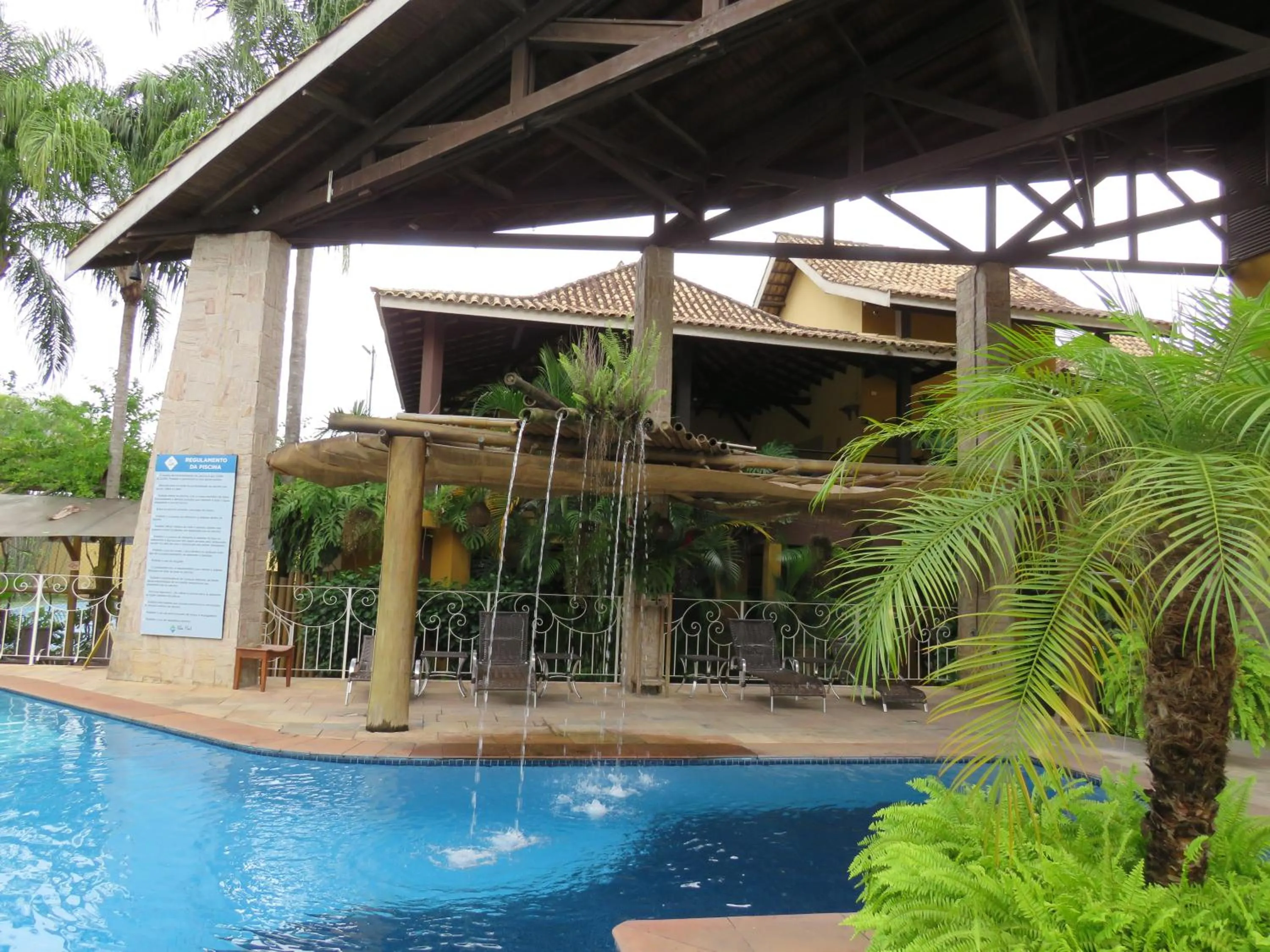 Swimming pool in Ilha flat Hotel Suíte Swaenen II