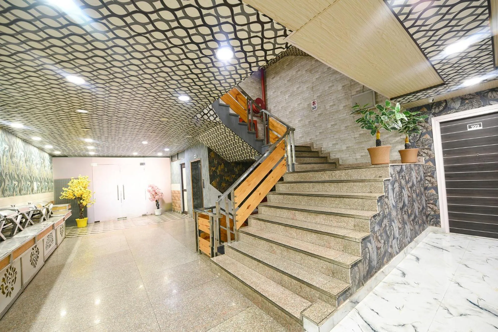 Lobby or reception in FabHotel The Crystal Palace Rohini