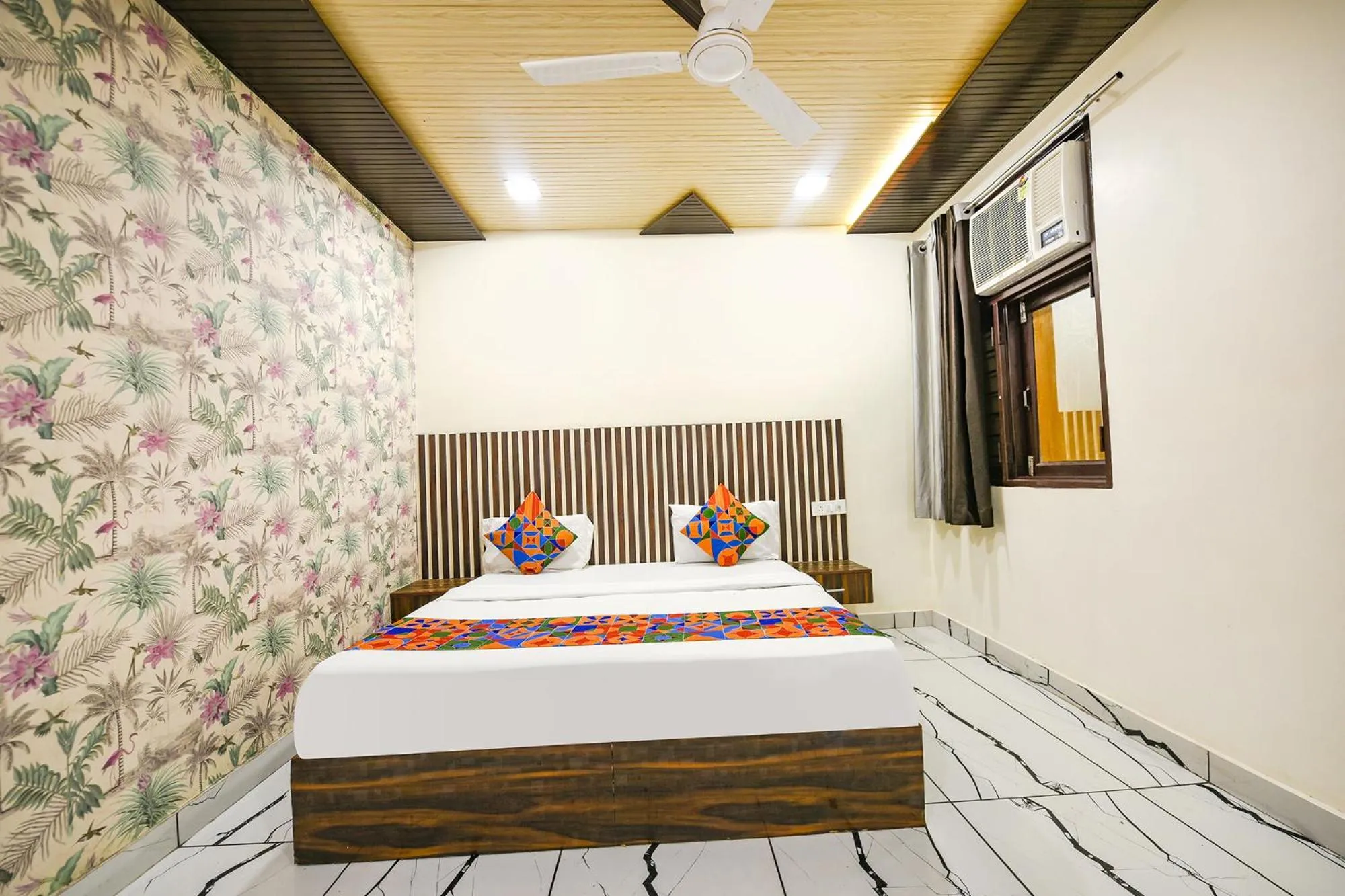 Bed in FabHotel The Crystal Palace Rohini