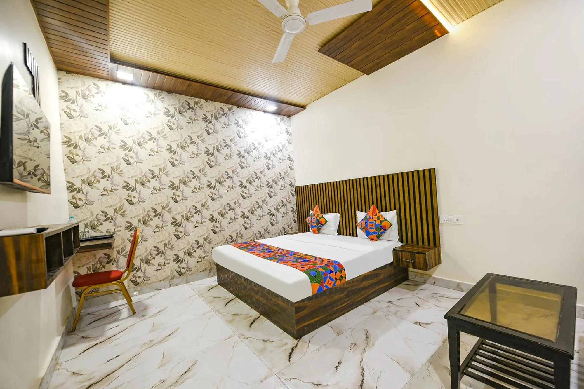 Bed in FabHotel The Crystal Palace Rohini