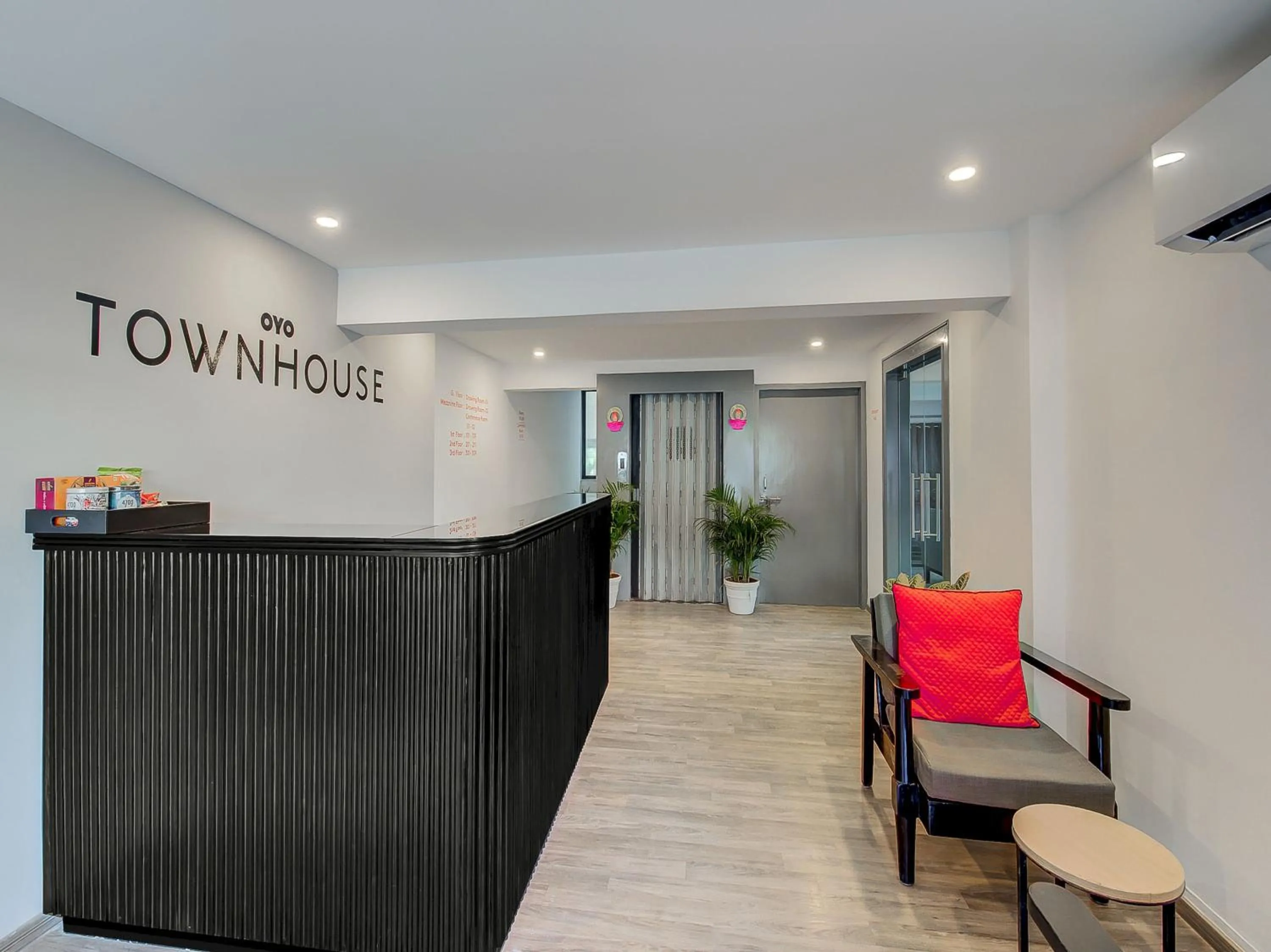 Lobby or reception in Townhouse Hadapsar