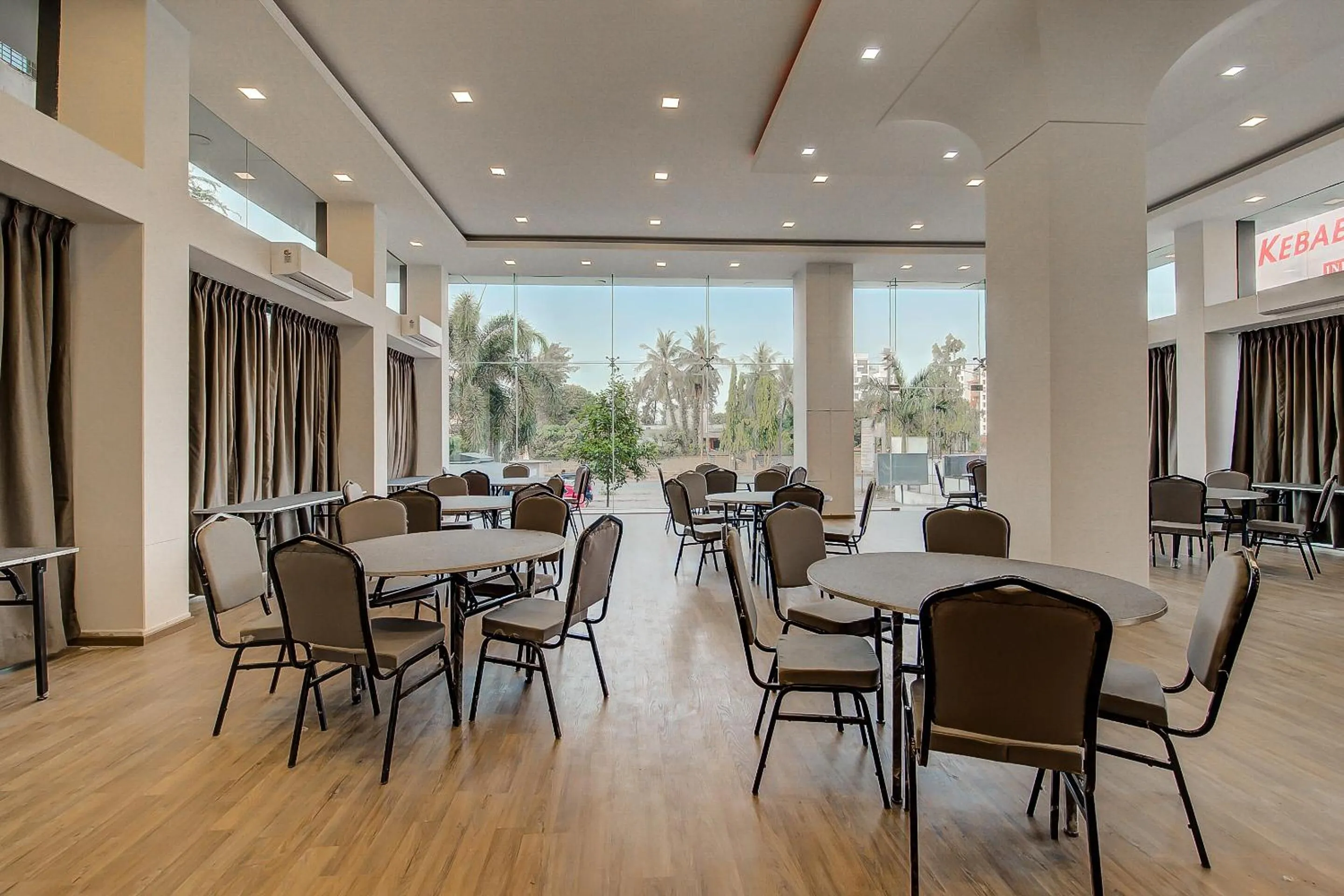 Restaurant/places to eat in Townhouse Hadapsar