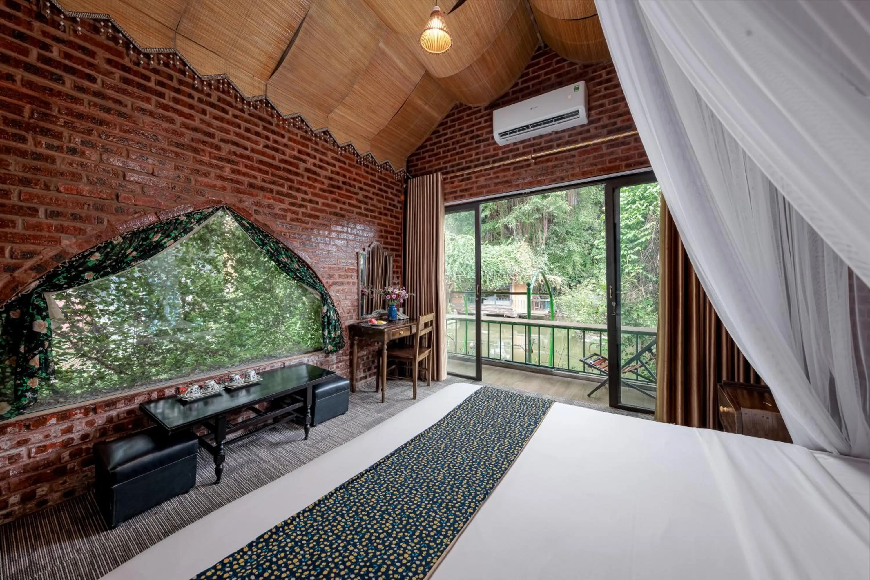 Patio, Bed in Tam Coc Lion Kings Hotel & Resort Ninh Binh