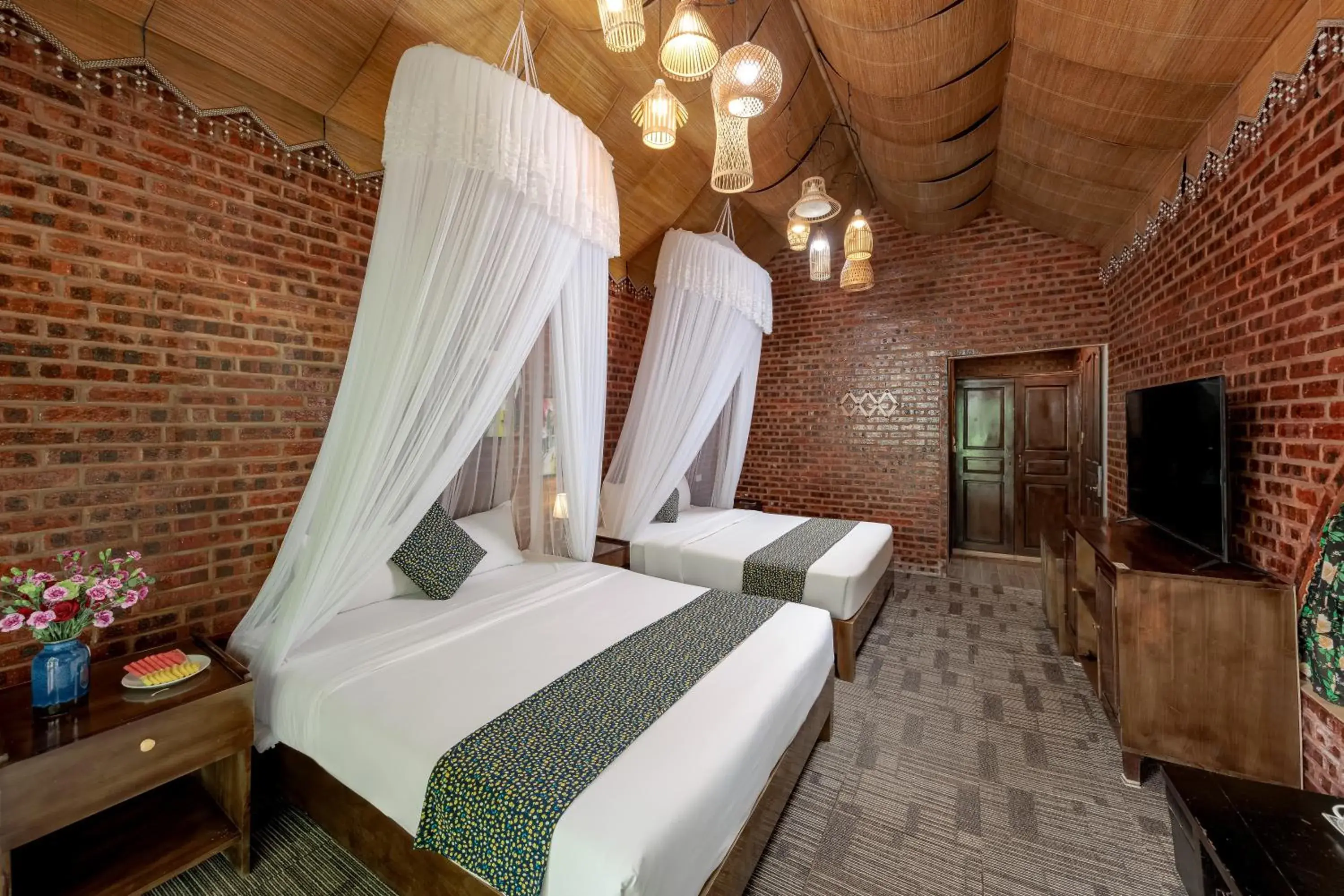 Bungalow Family in Tam Coc Lion Kings Hotel & Resort Ninh Binh Bungalow Family in Tam Coc Lion Kings Hotel & Resort Ninh Binh