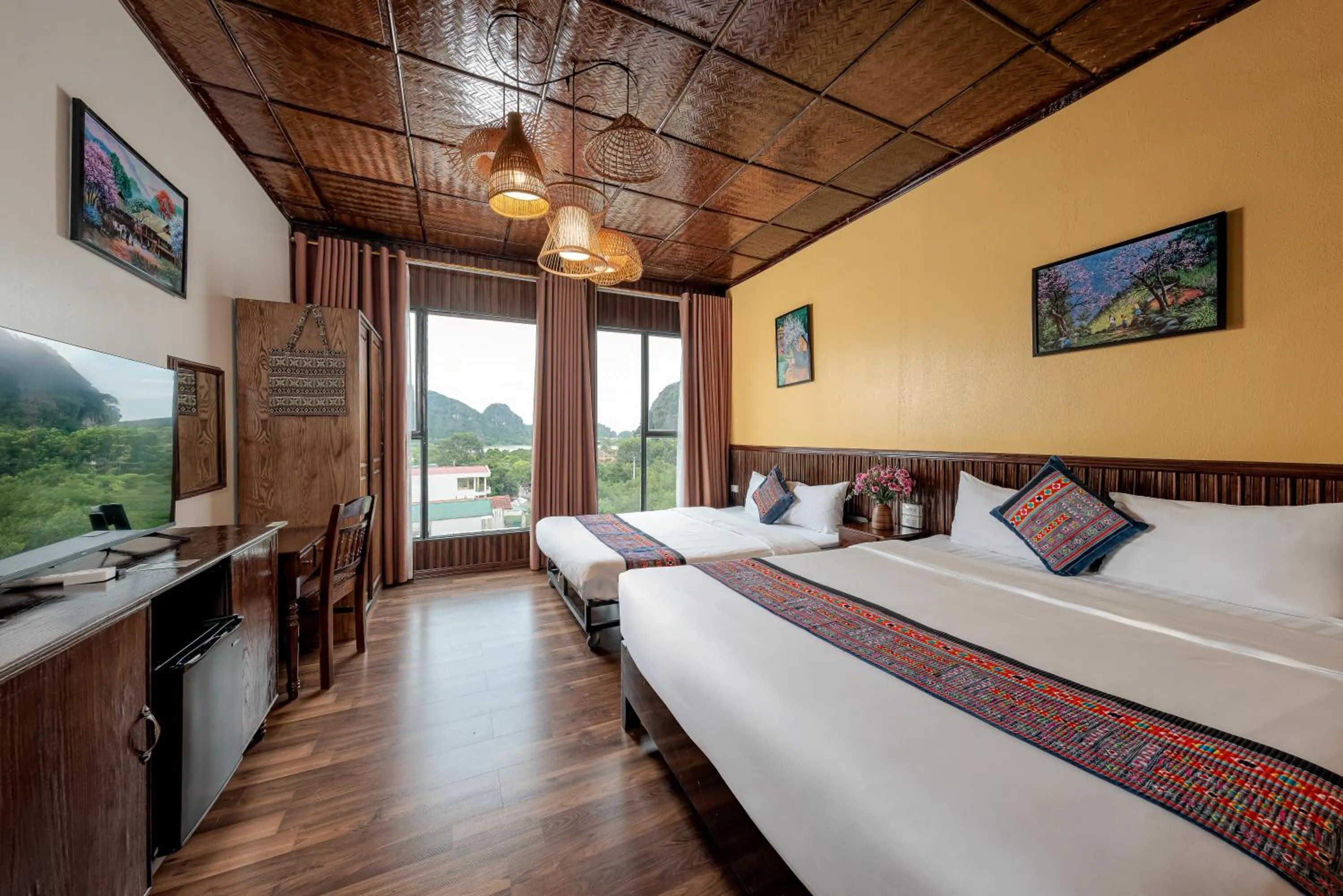 Communal lounge/ TV room, Bed in Tam Coc Lion Kings Hotel & Resort Ninh Binh