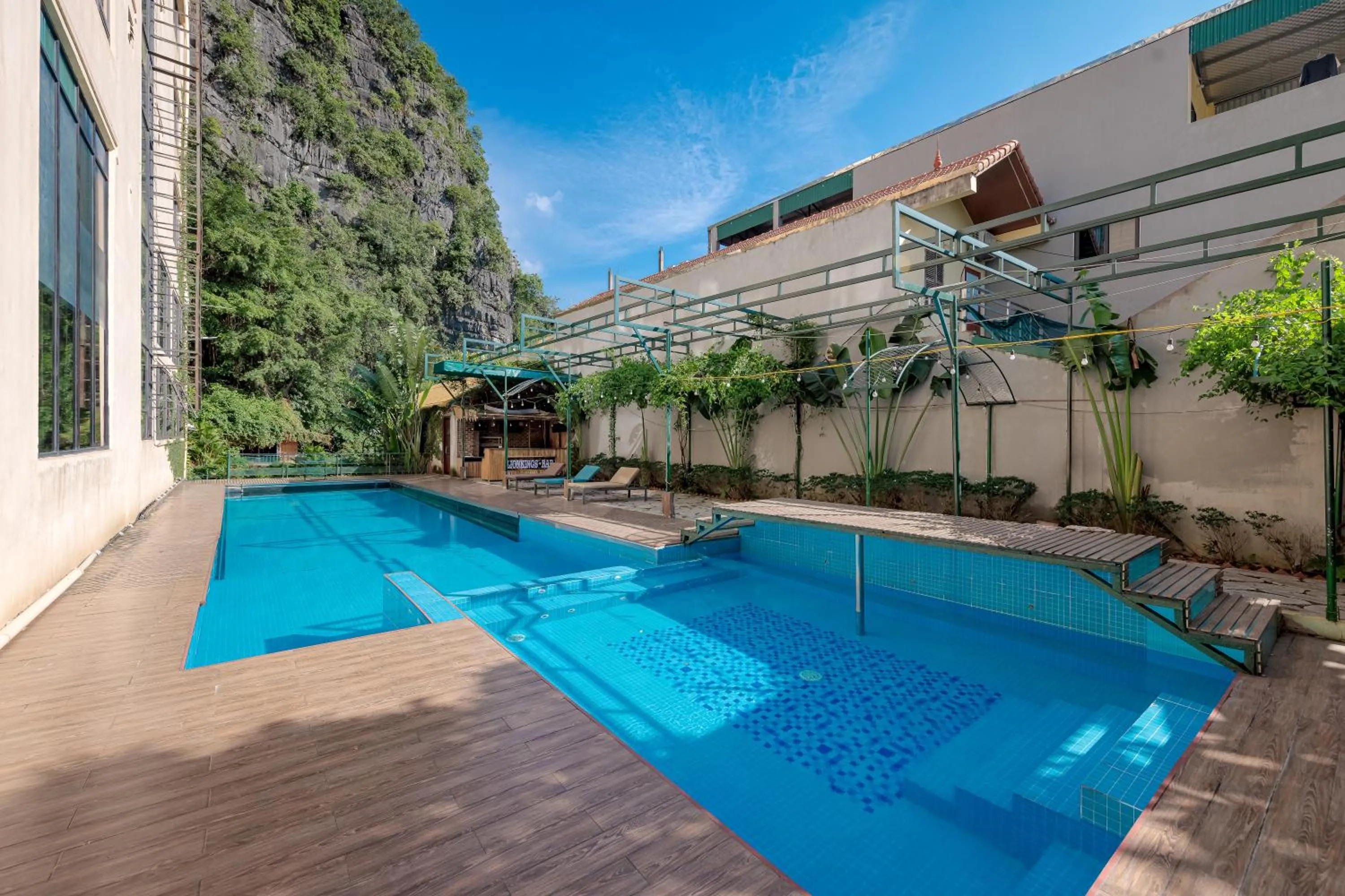 Property building in Tam Coc Lion Kings Hotel & Resort Ninh Binh