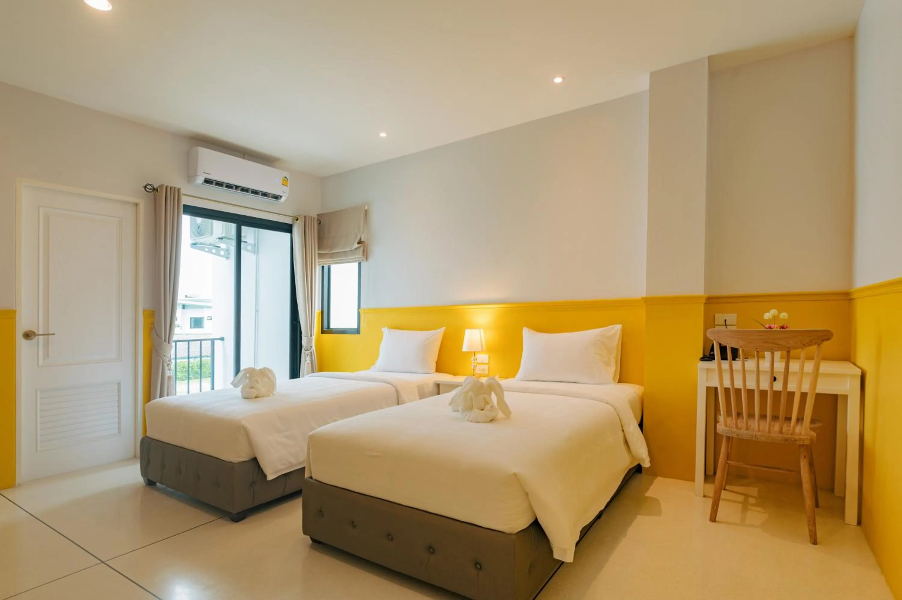 Bedroom, Bed in Chanita Hotel Chumphon