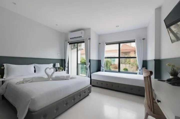 Bed in Chanita Hotel Chumphon