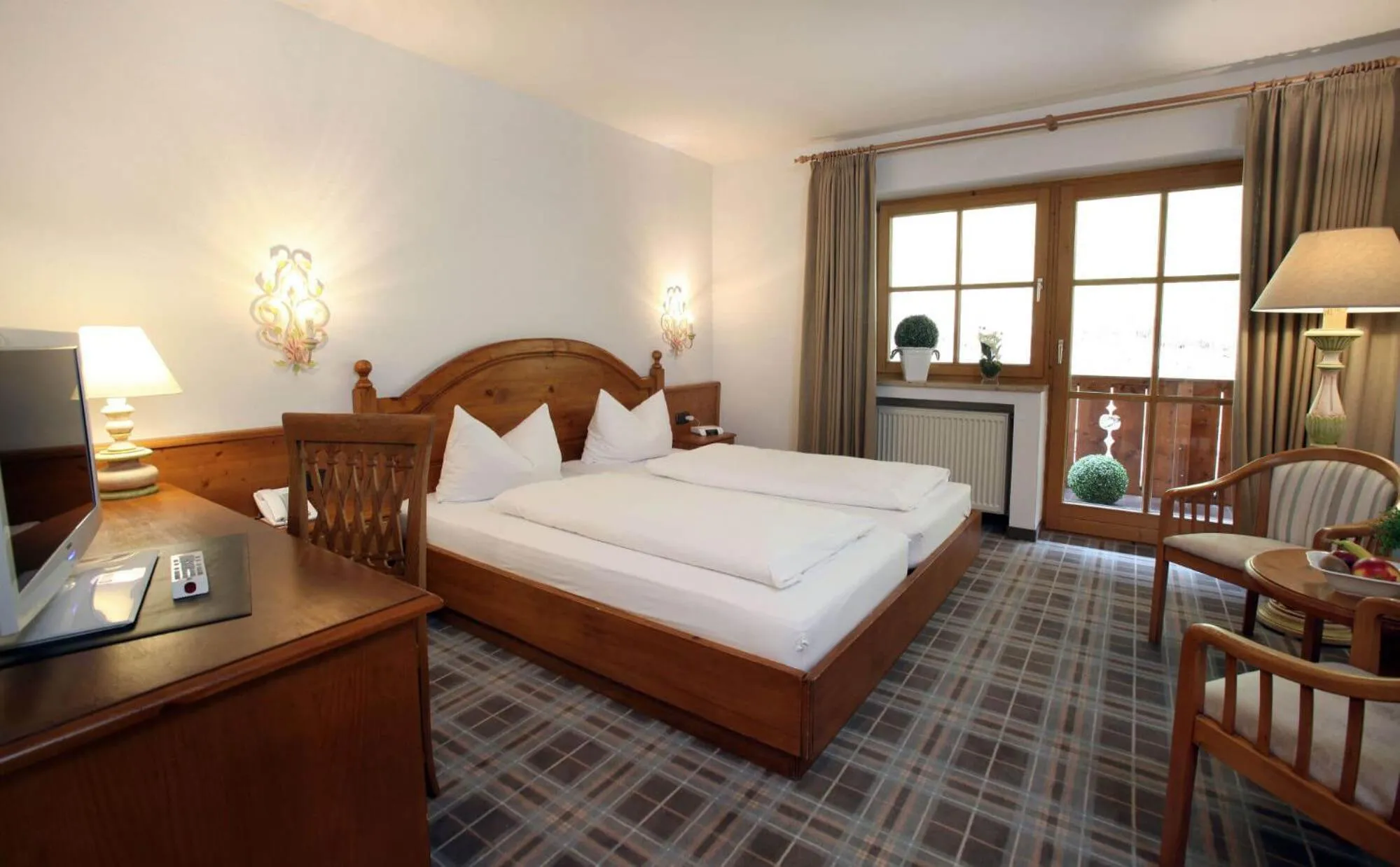 Photo of the whole room, Bed in Hotel Blaue Gams ***S