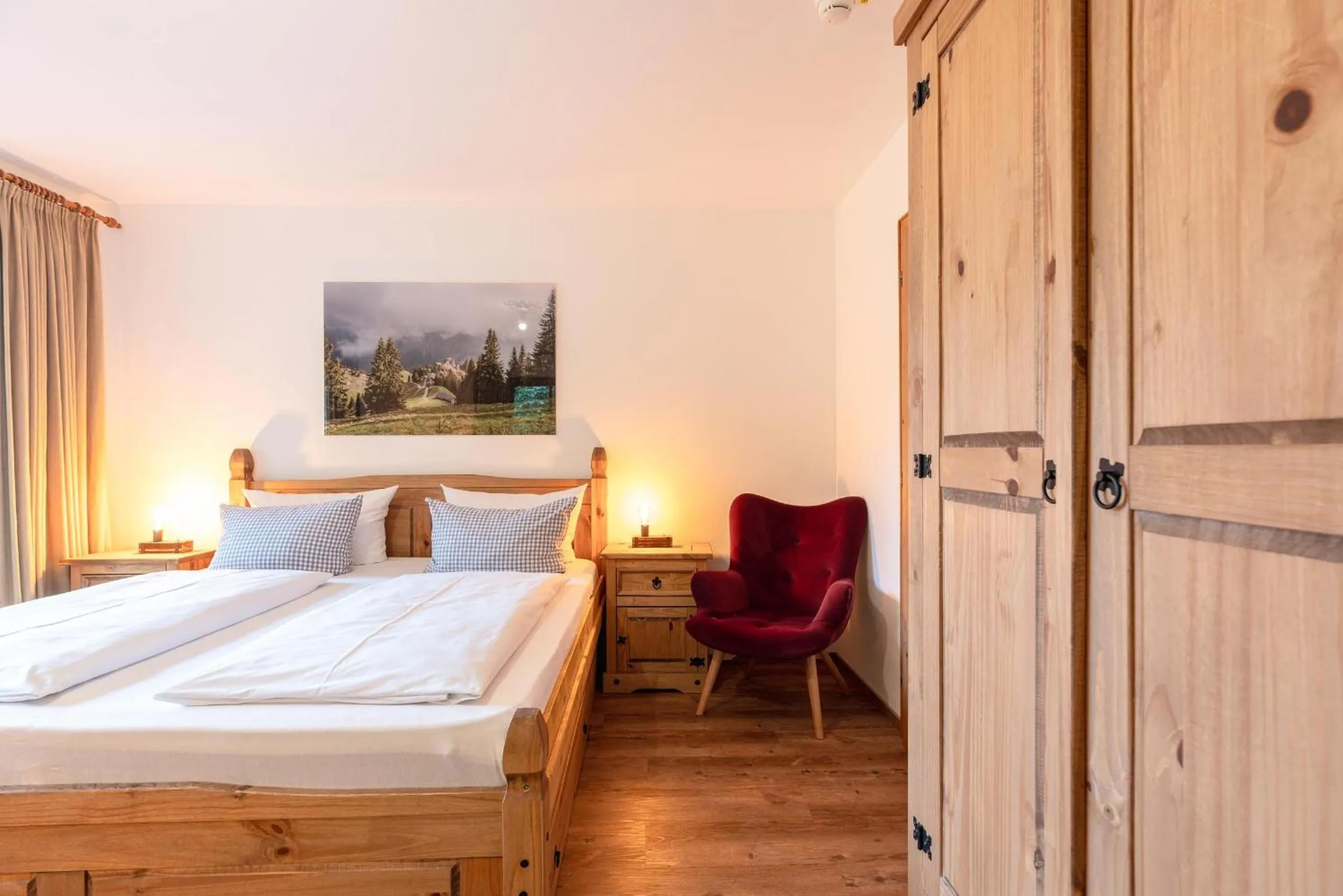 Bedroom, Bed in Hotel Blaue Gams ***S