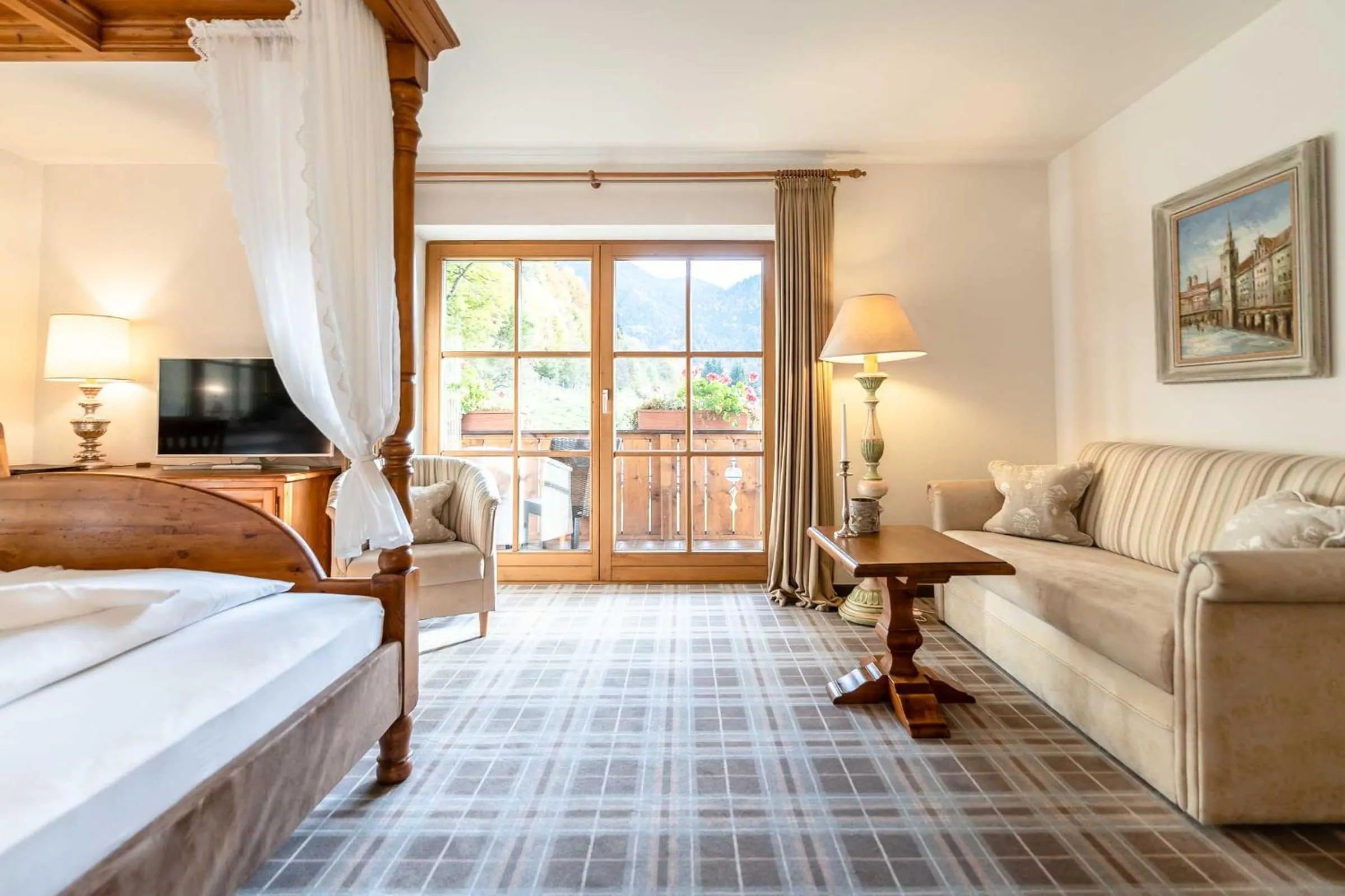 Photo of the whole room, Bed in Hotel Blaue Gams ***S