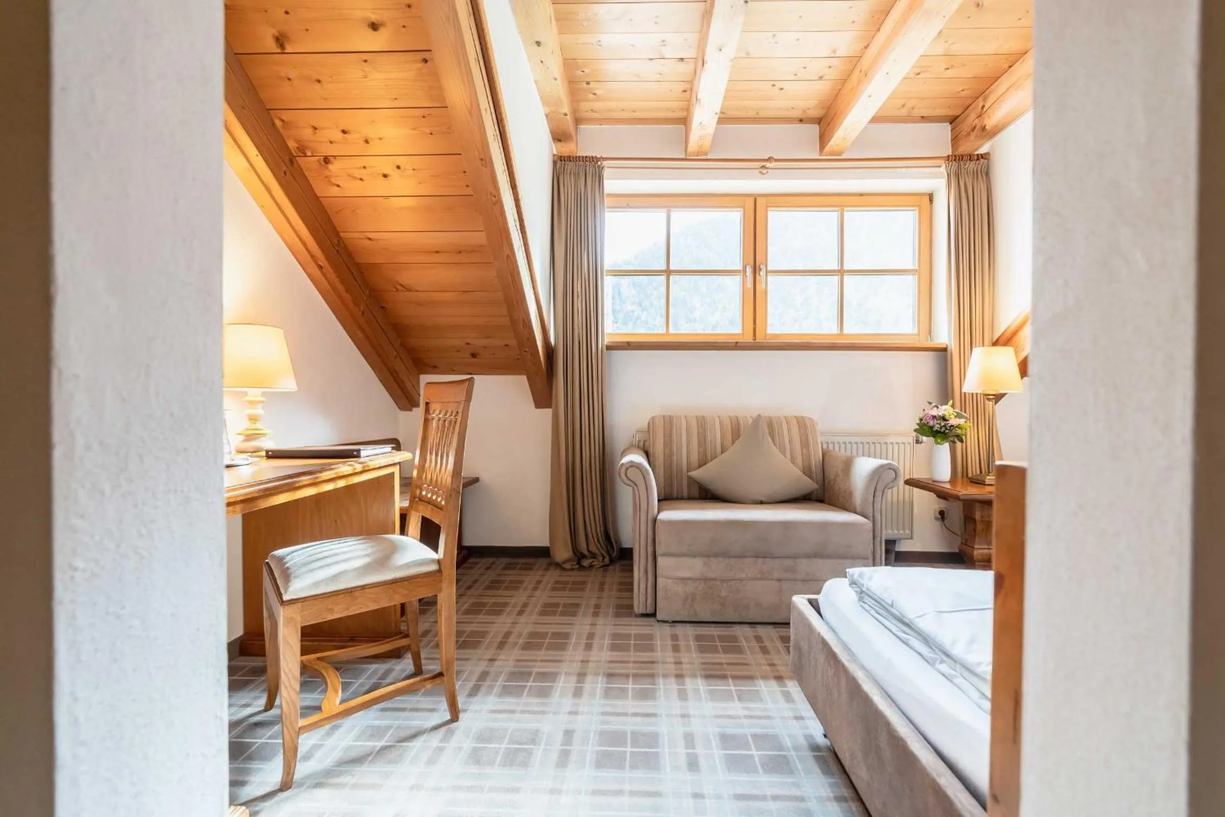 Photo of the whole room, Bed in Hotel Blaue Gams ***S