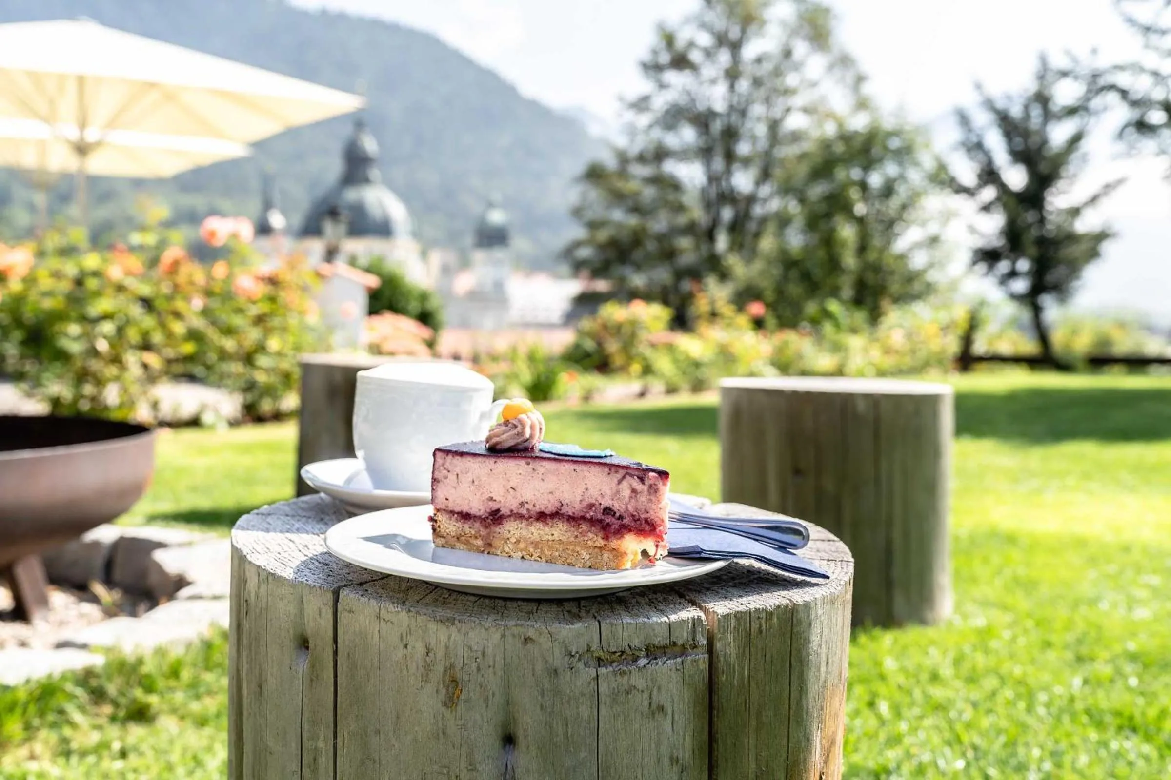 Inner courtyard view in Hotel Blaue Gams ***S