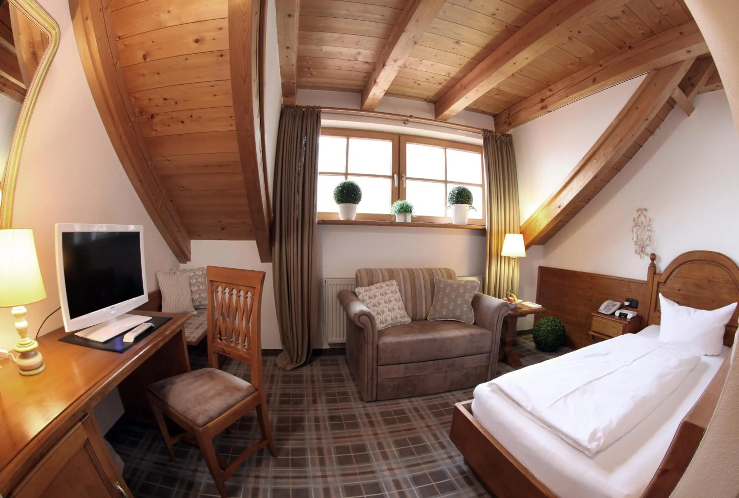 Photo of the whole room, Bed in Hotel Blaue Gams ***S