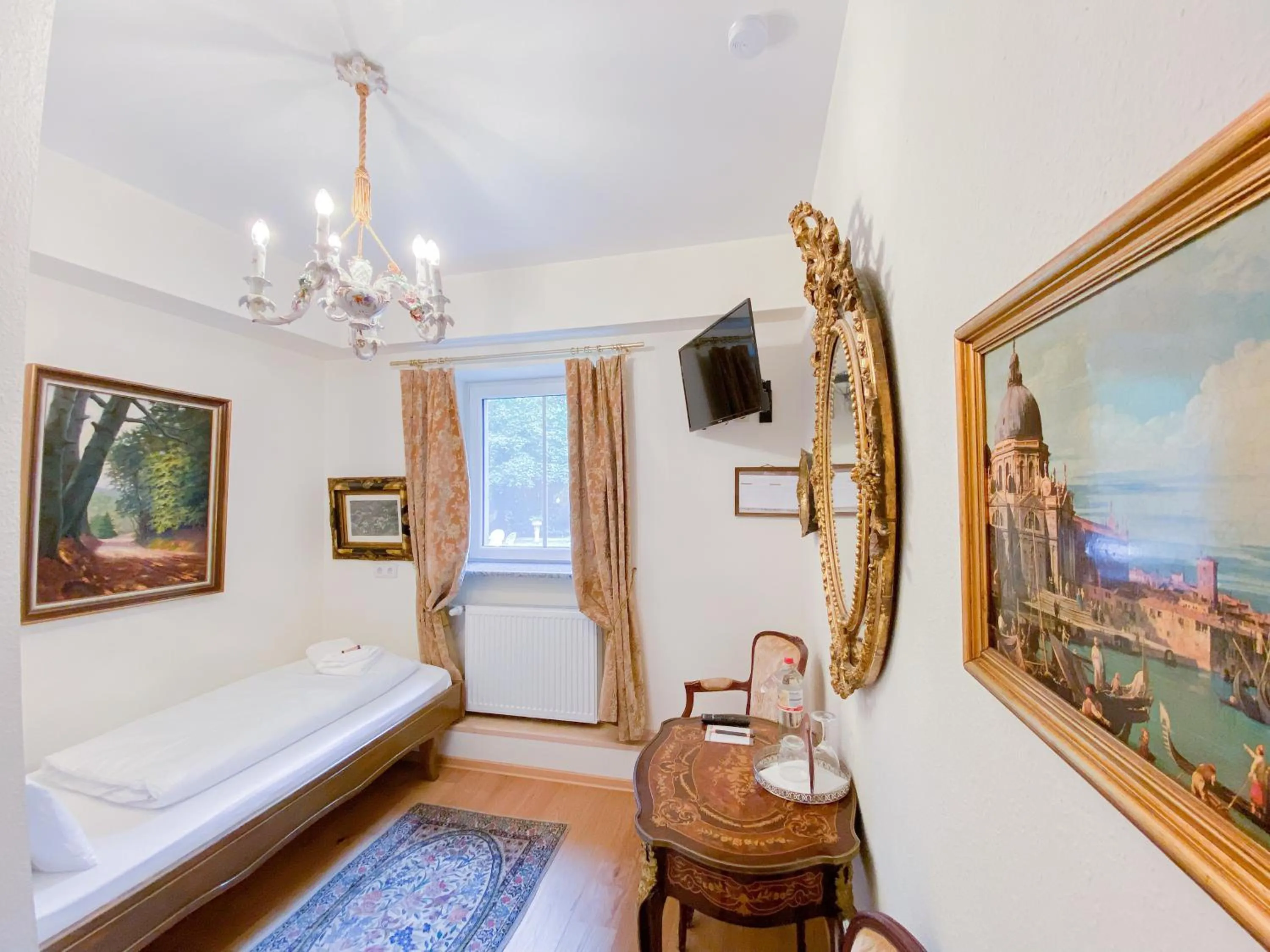 Bed in Hotel Rotdorn