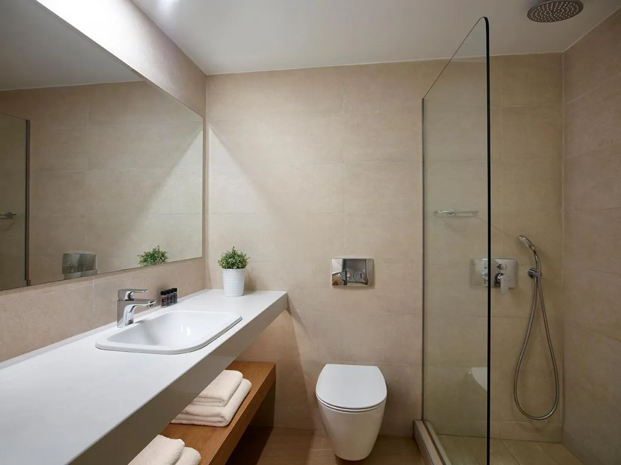 Bathroom in Cactus Hotel