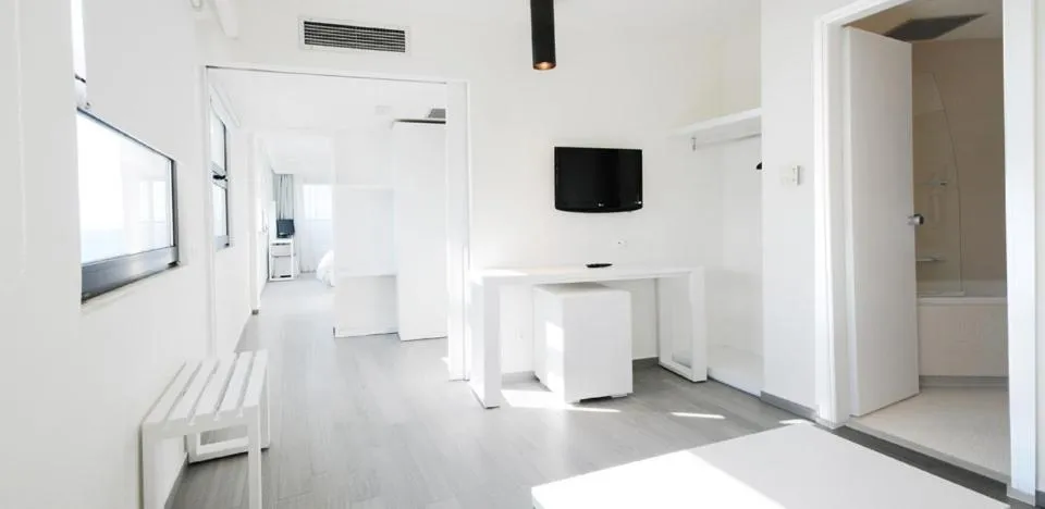 Bedroom in Cactus Hotel