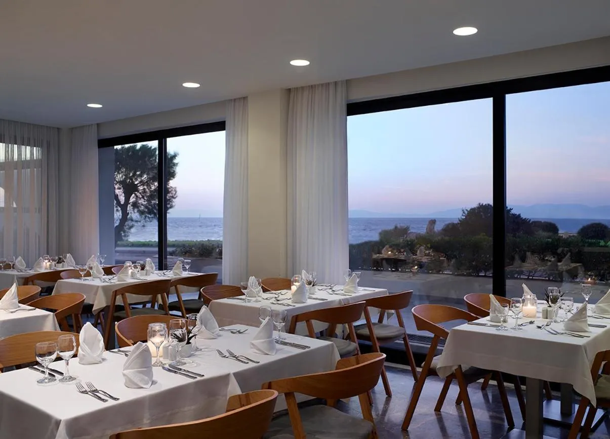 Restaurant/places to eat in Cactus Hotel