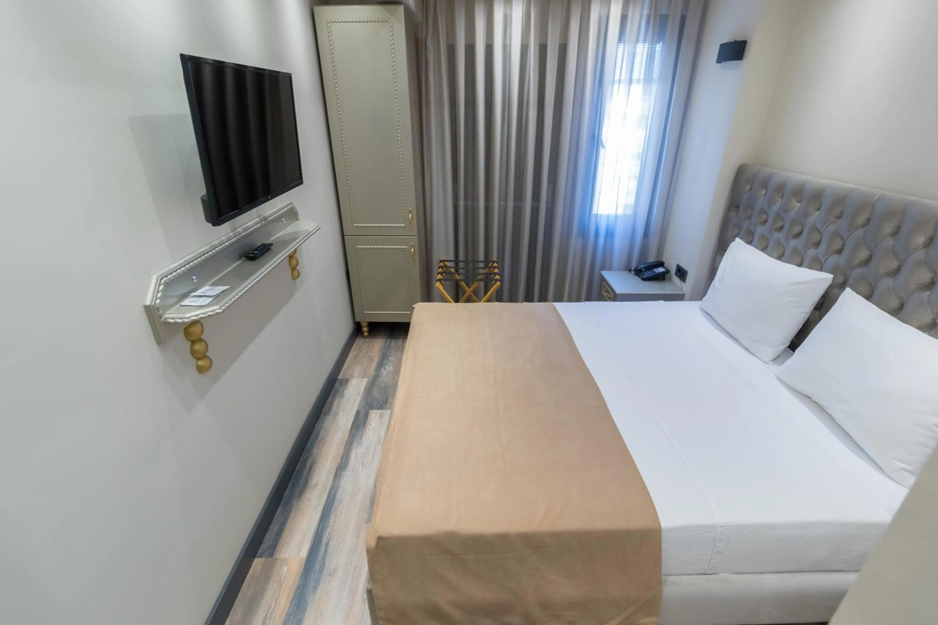 Bedroom, Bed in Mardia Hotel