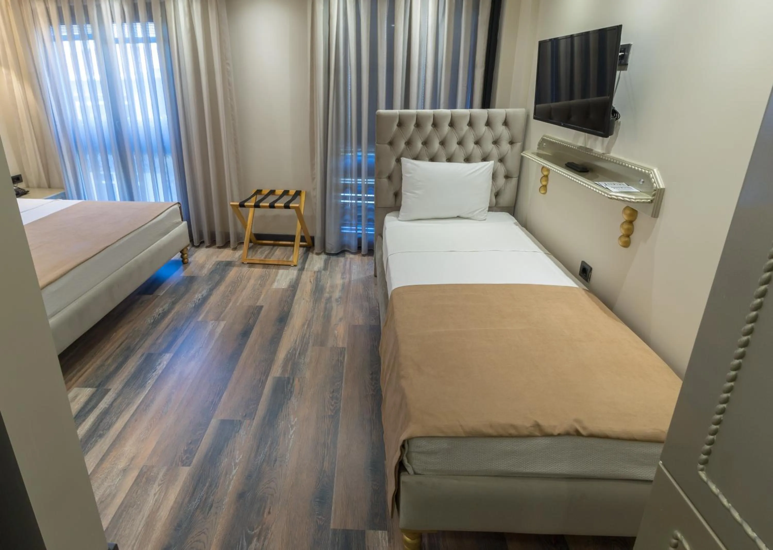 bunk bed, Bed in Mardia Hotel