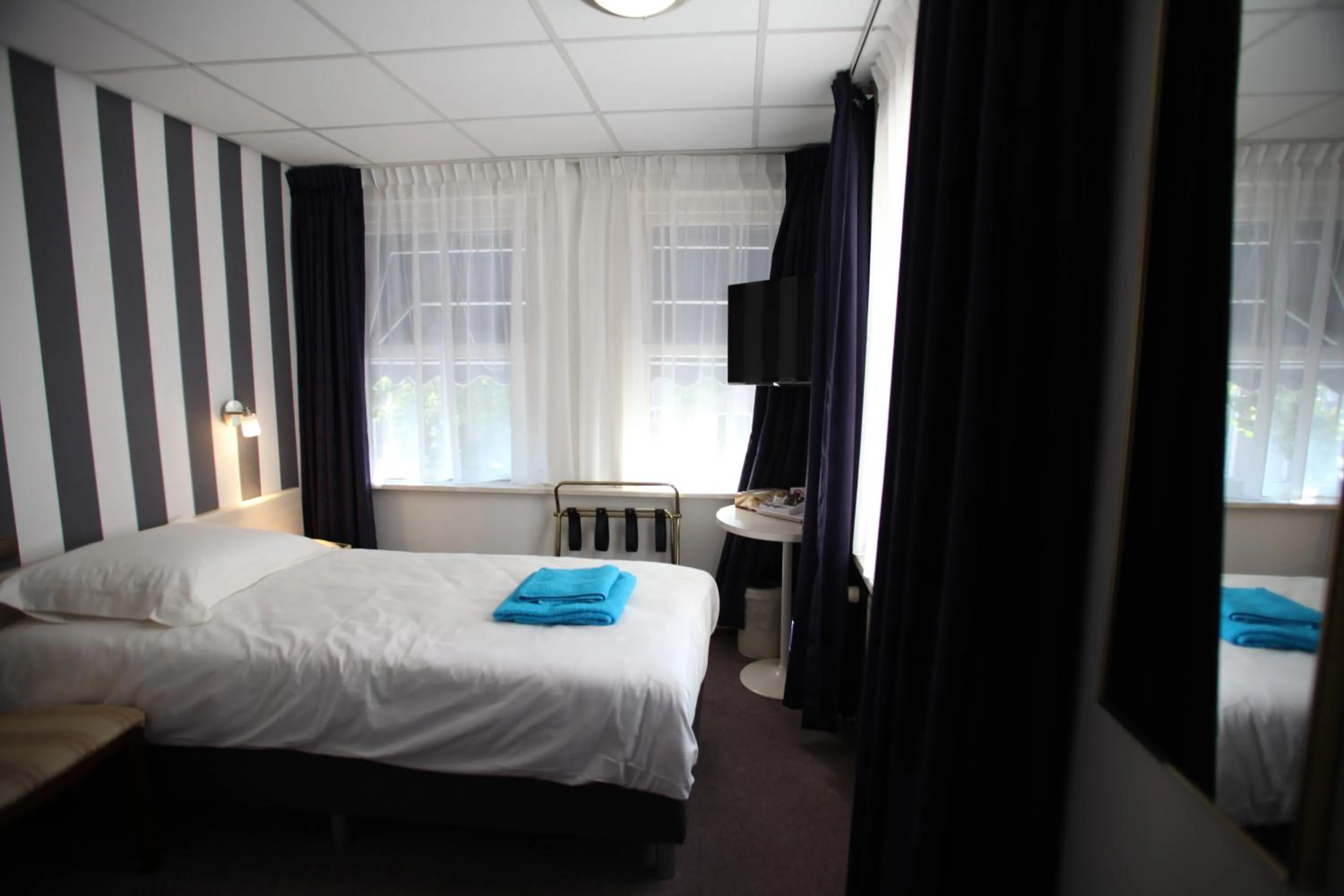Photo of the whole room, Bed in Het Wapen van Enkhuizen