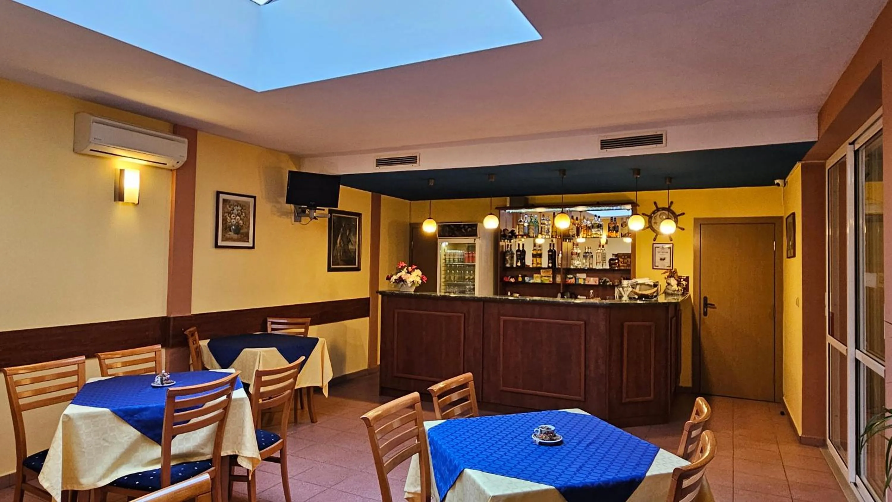 Caprice Family Hotel