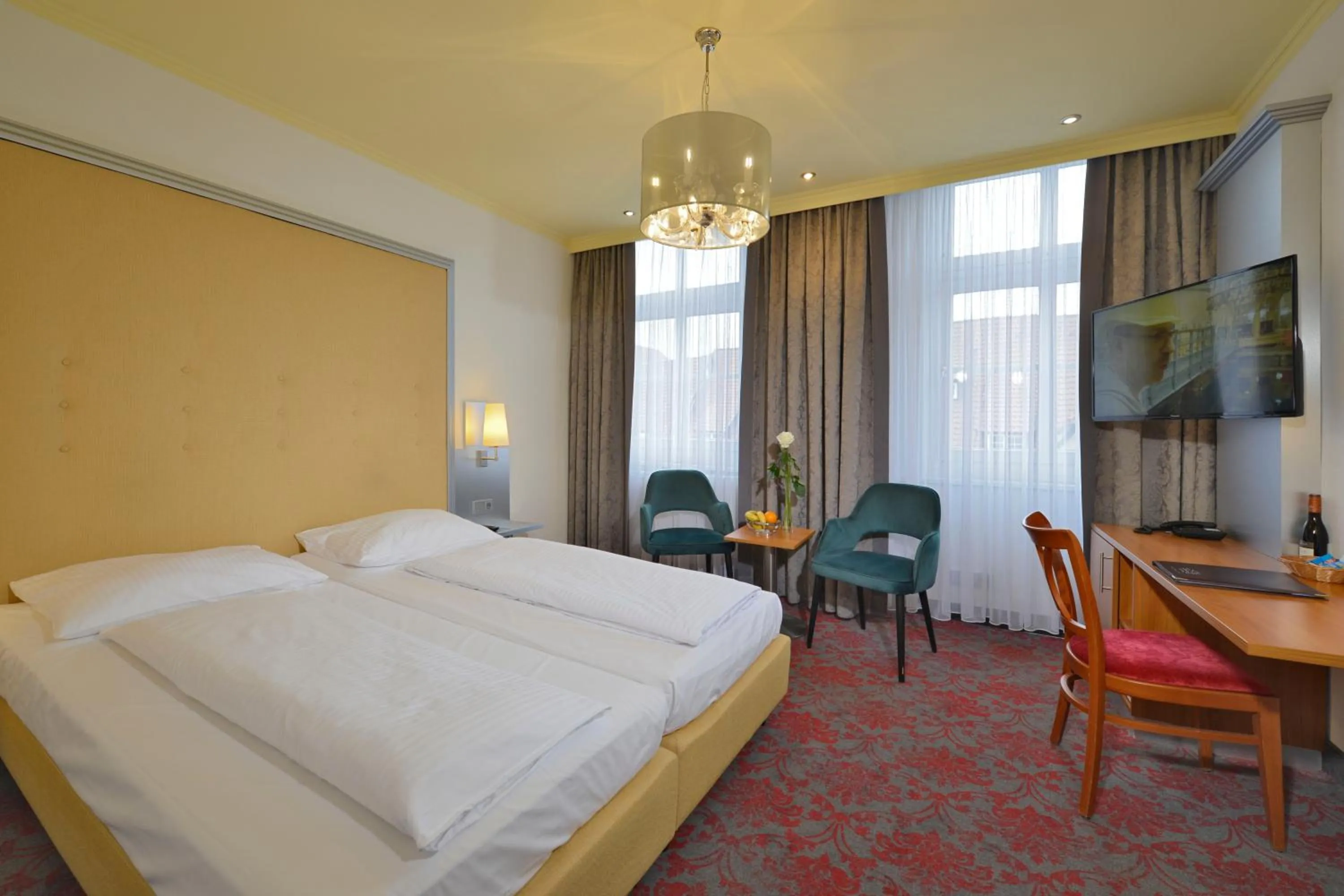 Photo of the whole room, Bed in Celler Hof