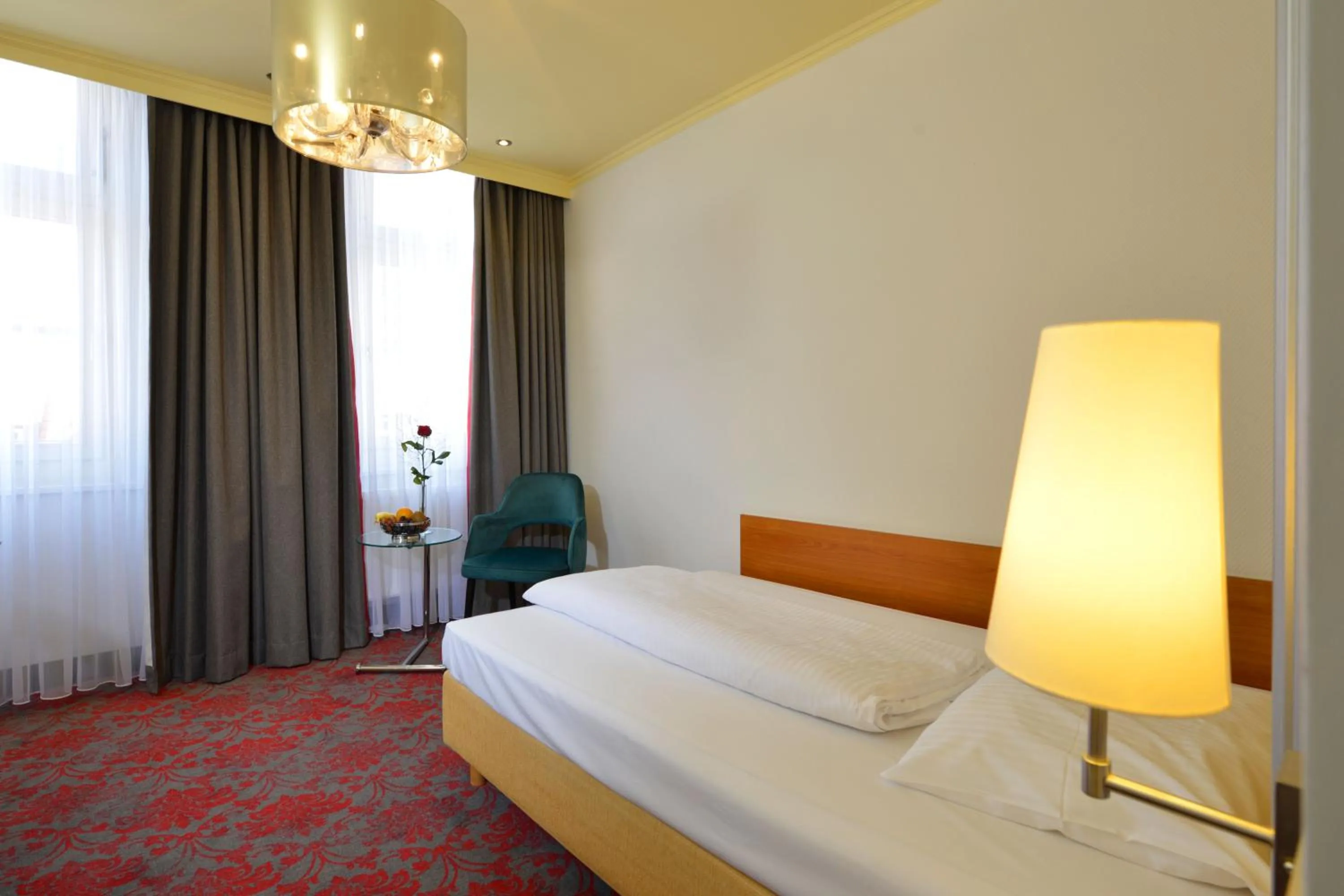 Photo of the whole room, Bed in Celler Hof