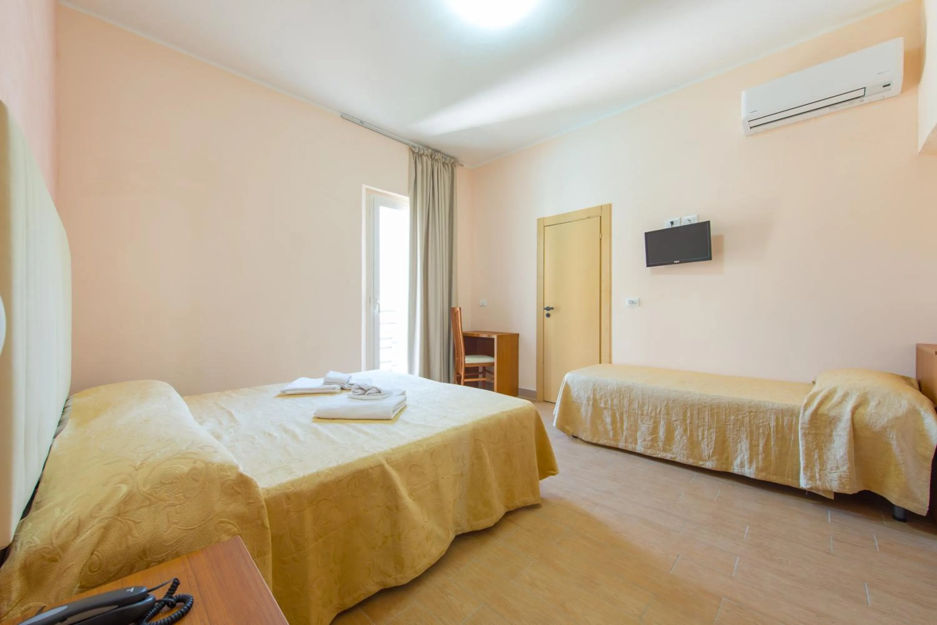 Bed in Hotel Adria Nuova
