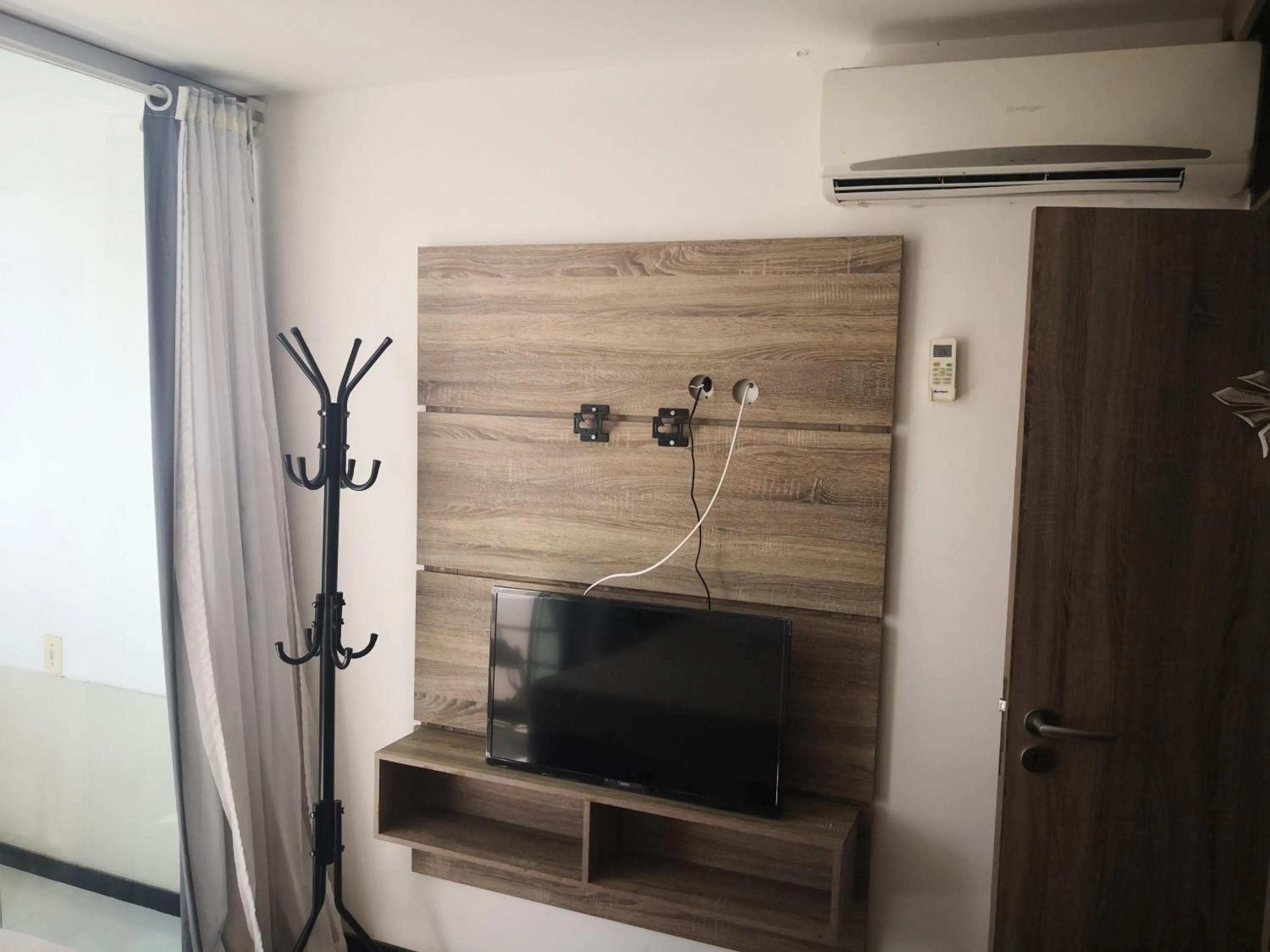 TV and multimedia in Praia Carneiros Flat Hotel