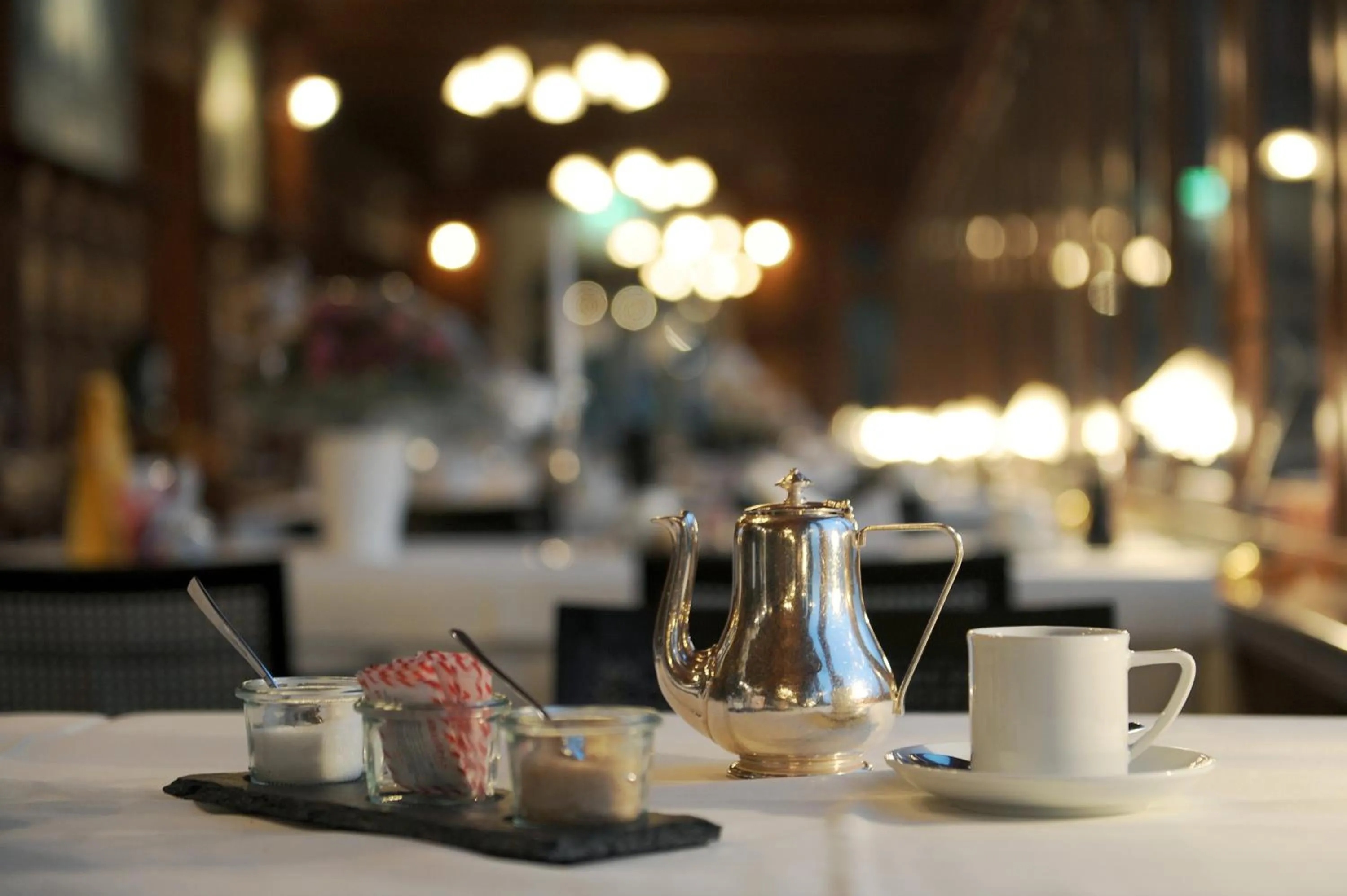 Restaurant/places to eat in Jugendstilhotel Paxmontana