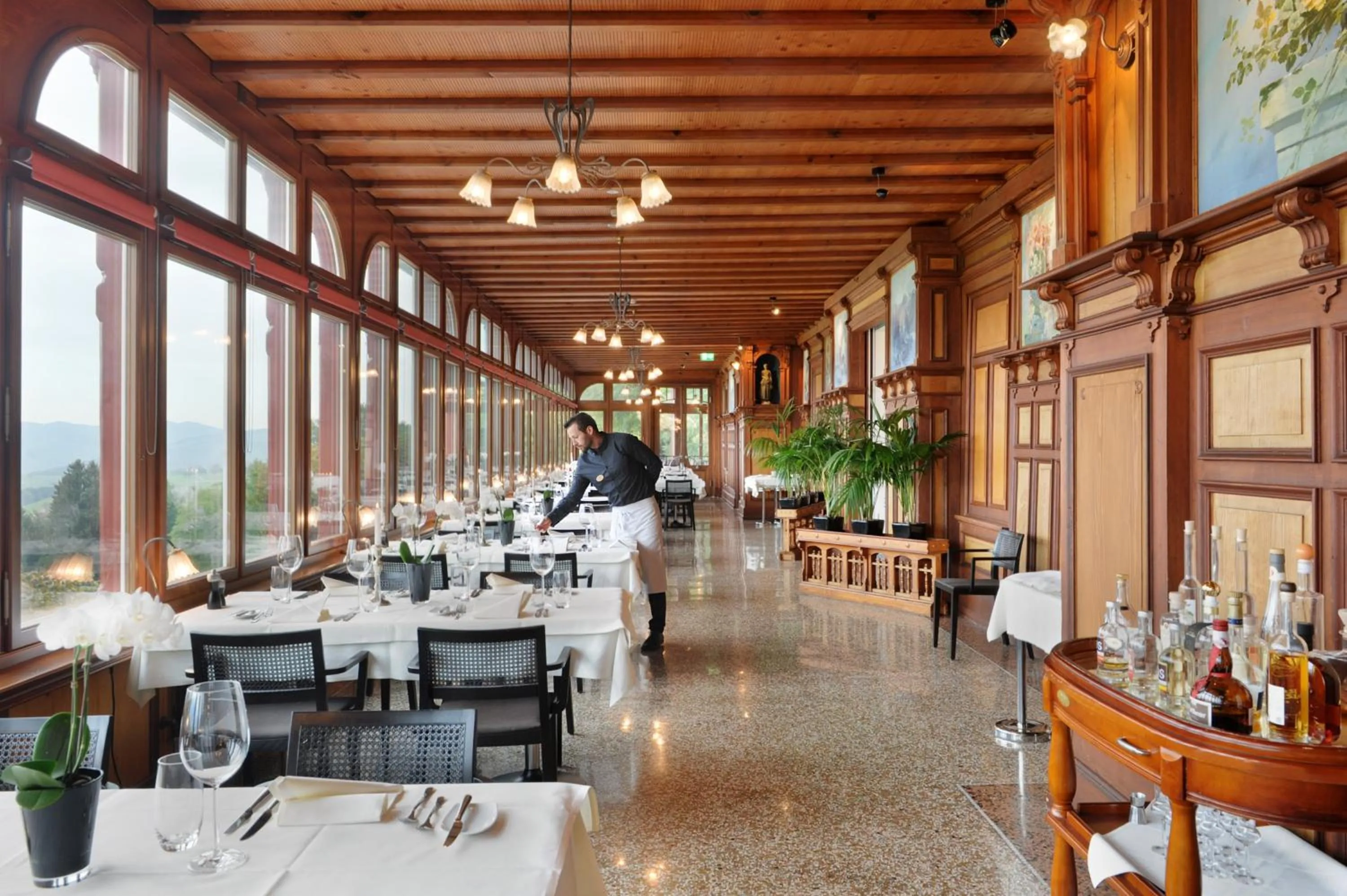 Restaurant/places to eat in Jugendstilhotel Paxmontana